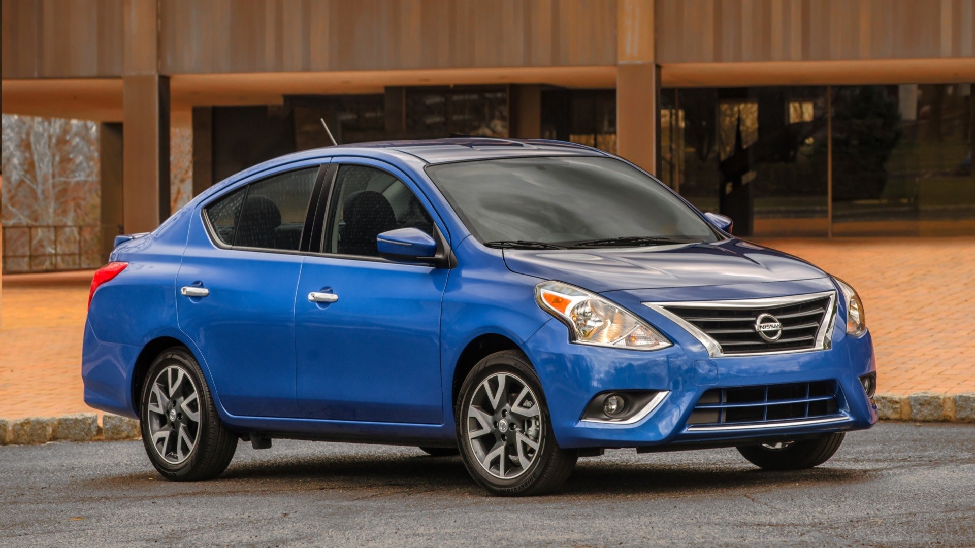 2015 Nissan Versa Sedan Wallpapers