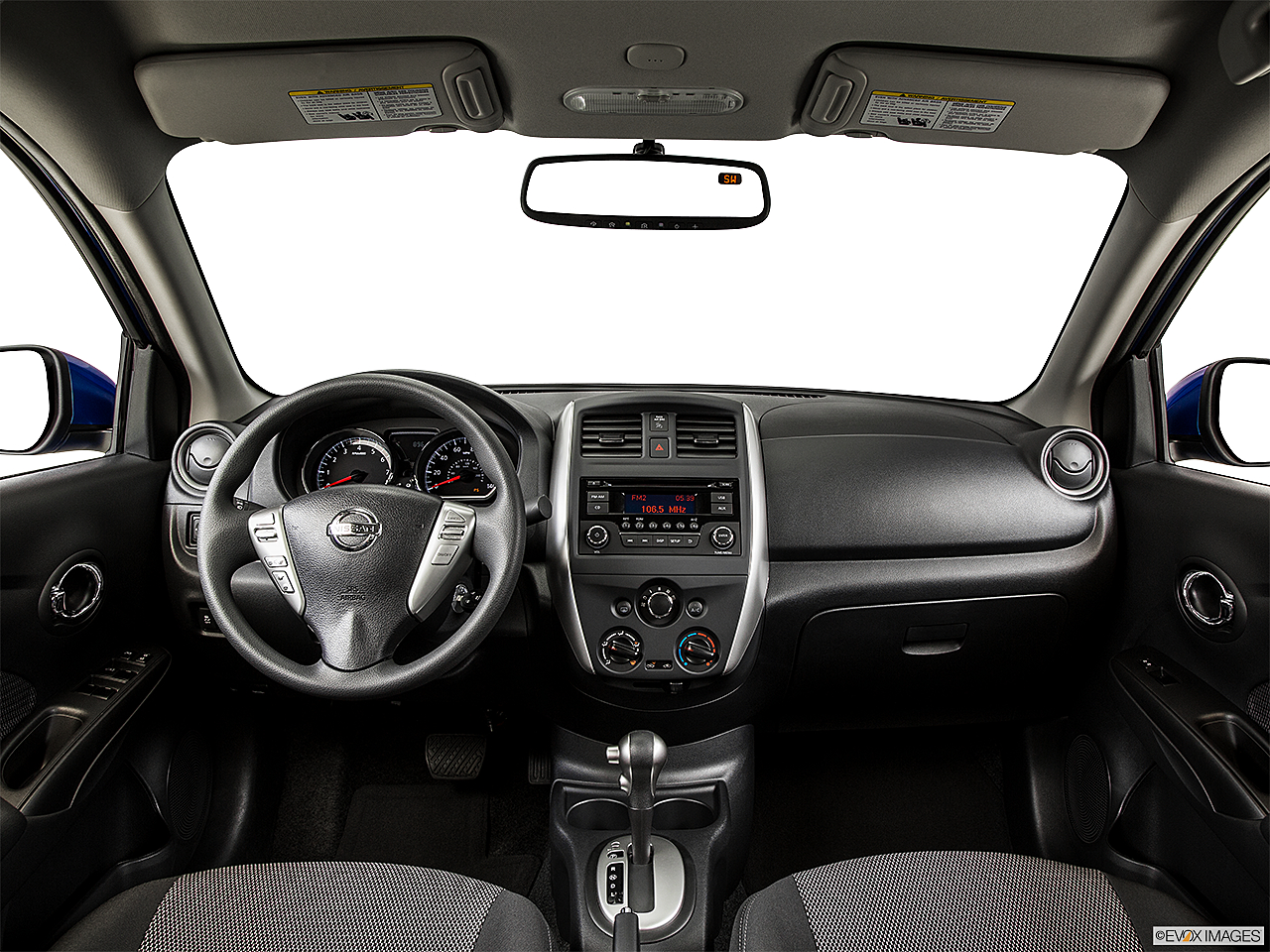 2015 Nissan Versa Sedan Wallpapers