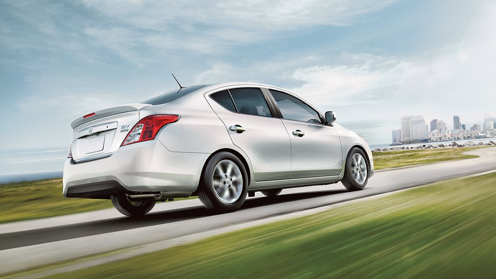 2015 Nissan Versa Sedan Wallpapers