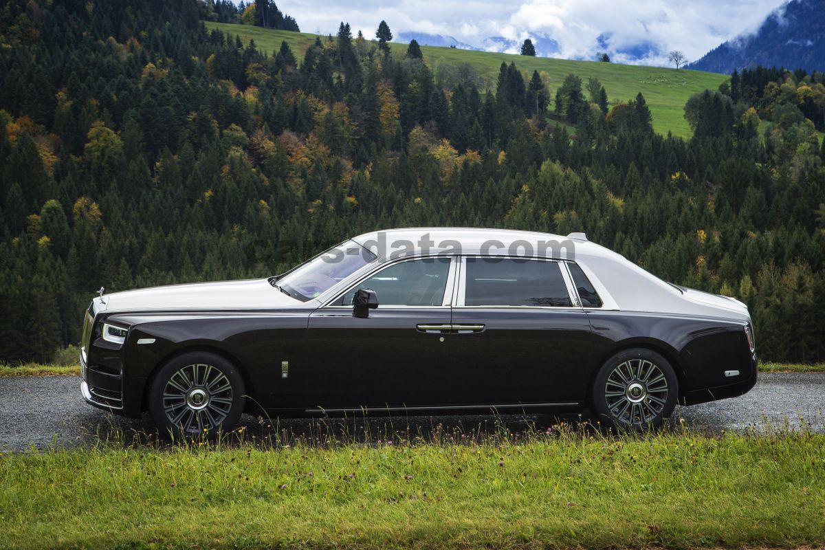 2018 Rolls Royce Phantom Wallpapers