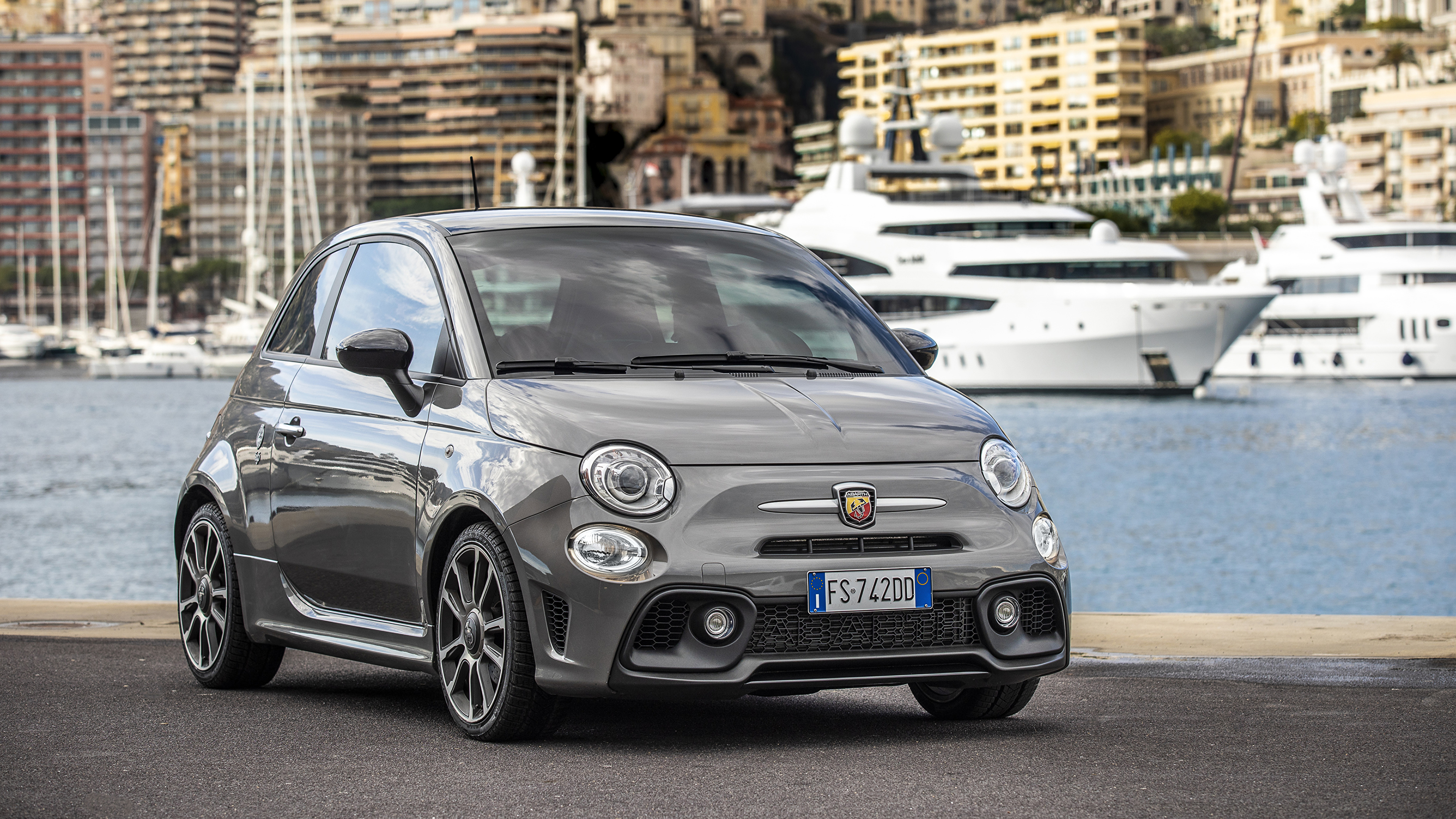 Abarth 595 Wallpapers