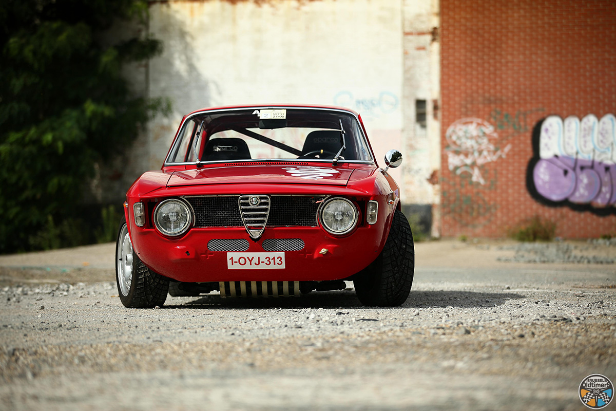 Alfa Romeo 1300 Sprint Wallpapers