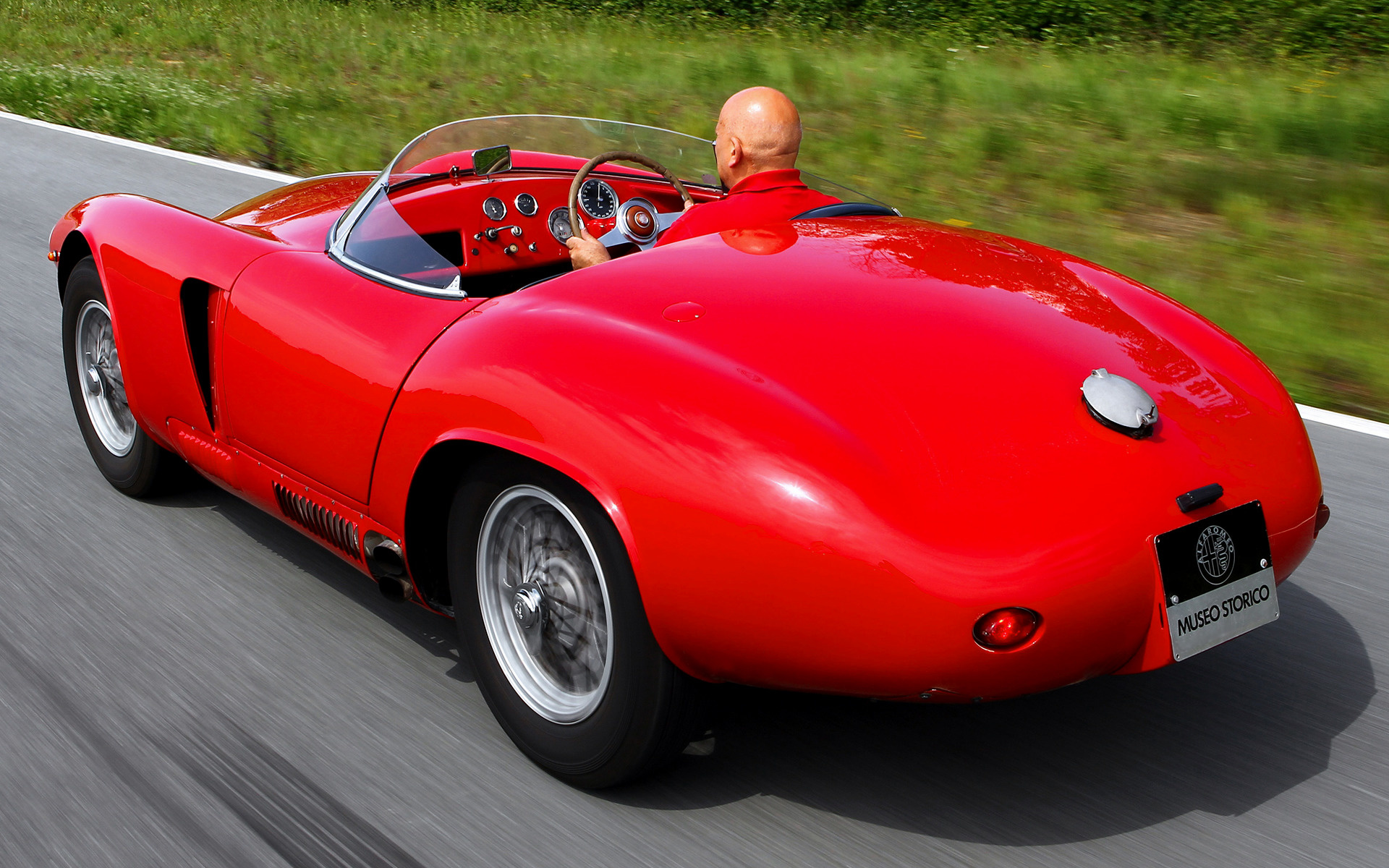 Alfa Romeo 2000 Sportiva Wallpapers