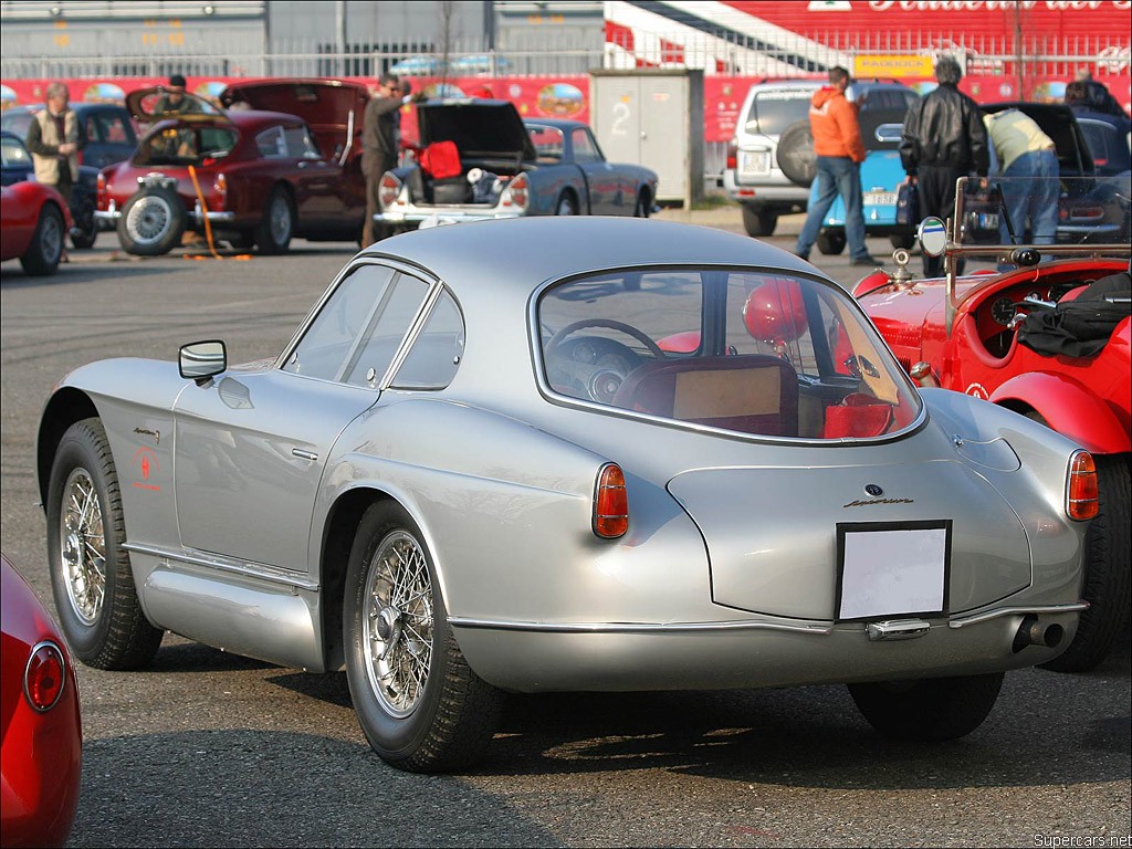 Alfa Romeo 2000 Sportiva Wallpapers