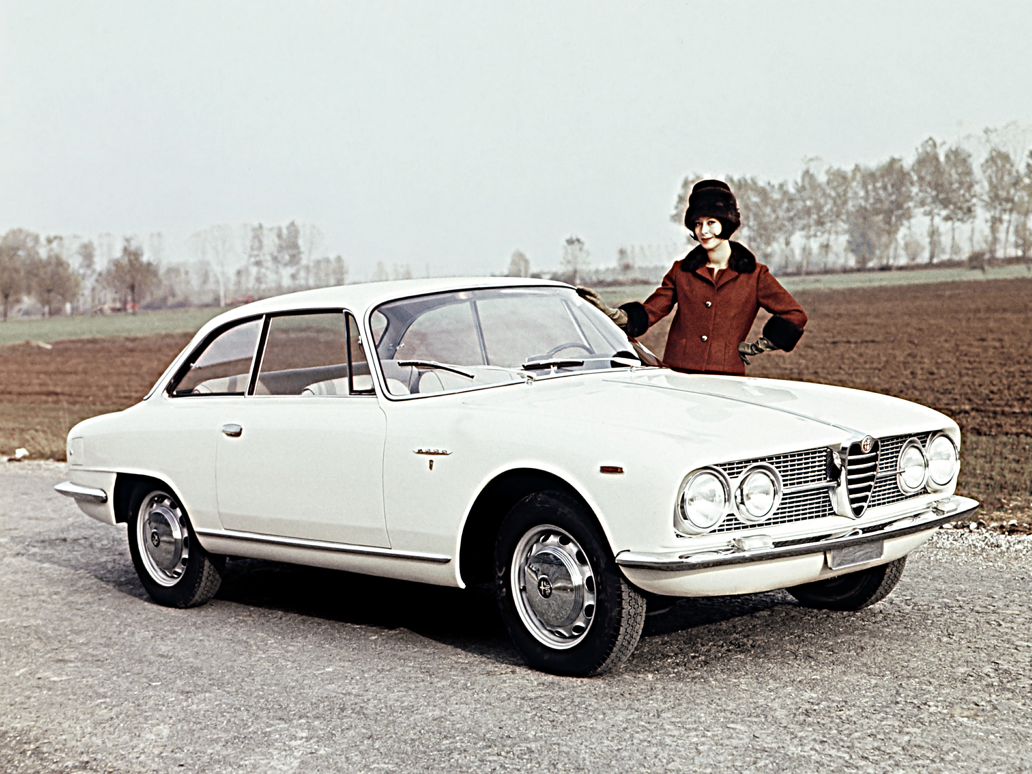 Alfa Romeo 2600 Sprint Wallpapers