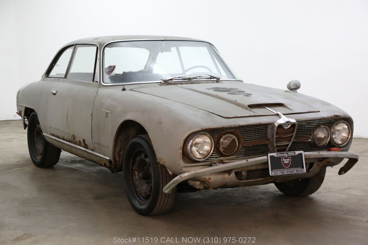 Alfa Romeo 2600 Sprint Wallpapers