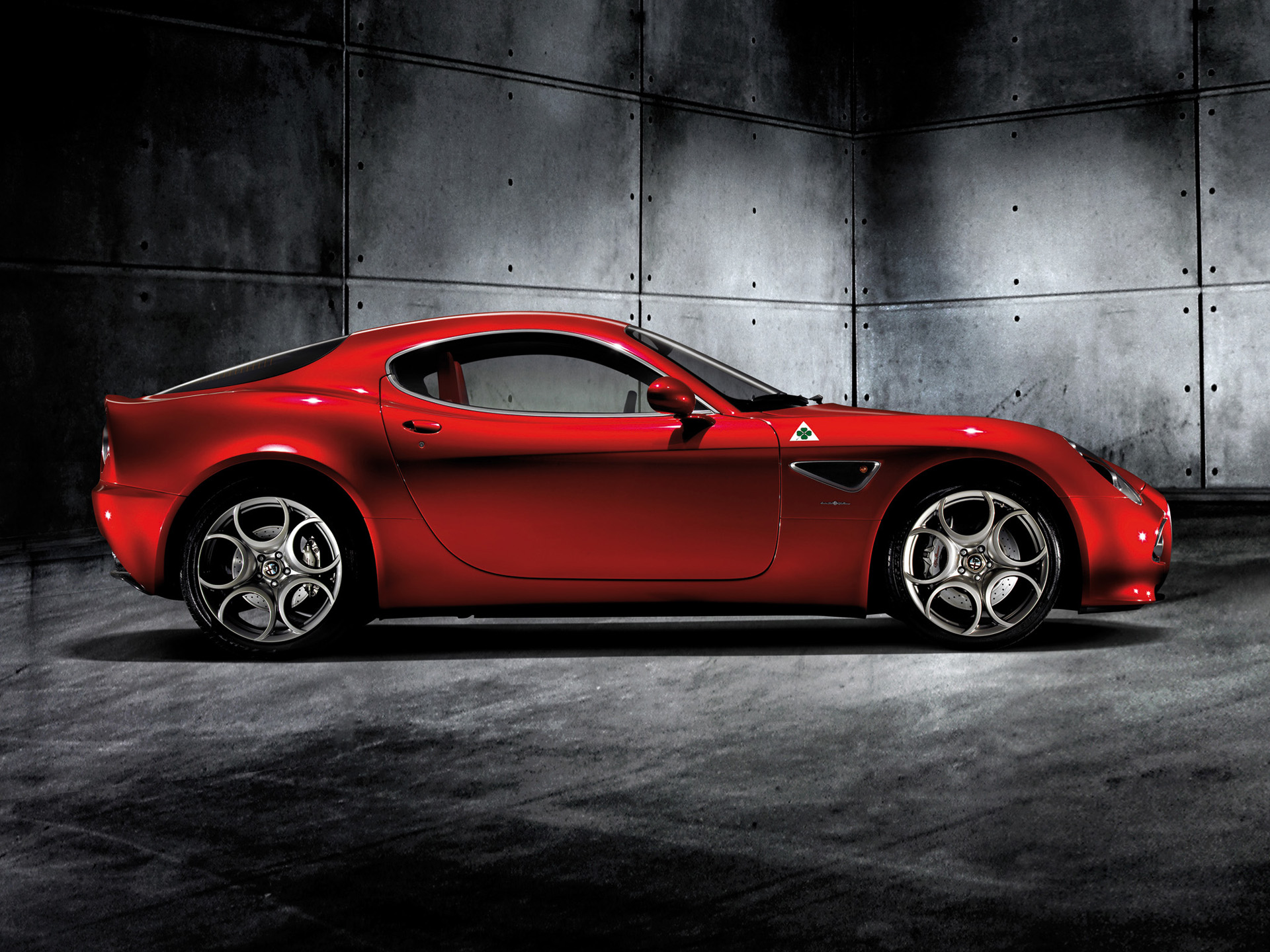 Alfa Romeo 8C Wallpapers