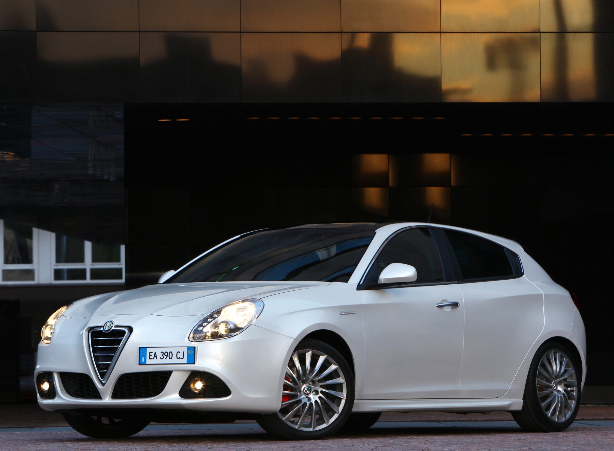 Alfa Romeo Giulietta Wallpapers