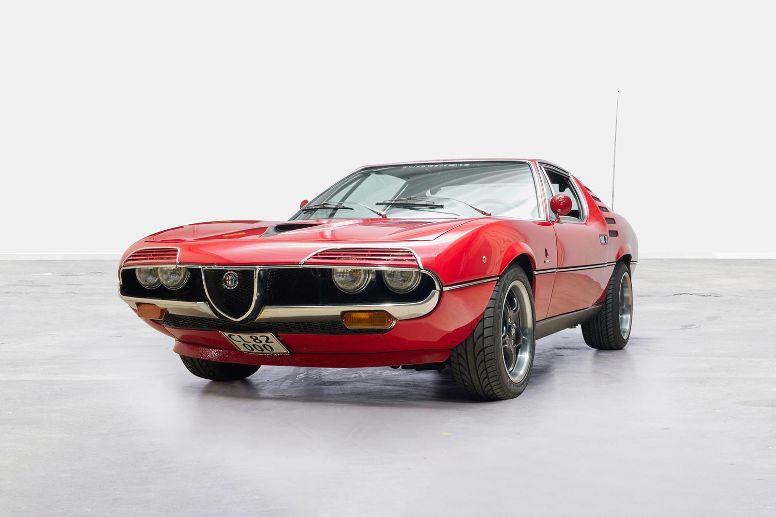 Alfa Romeo Montreal Wallpapers