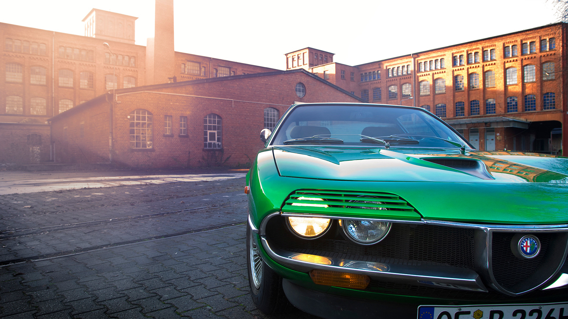 Alfa Romeo Montreal Wallpapers