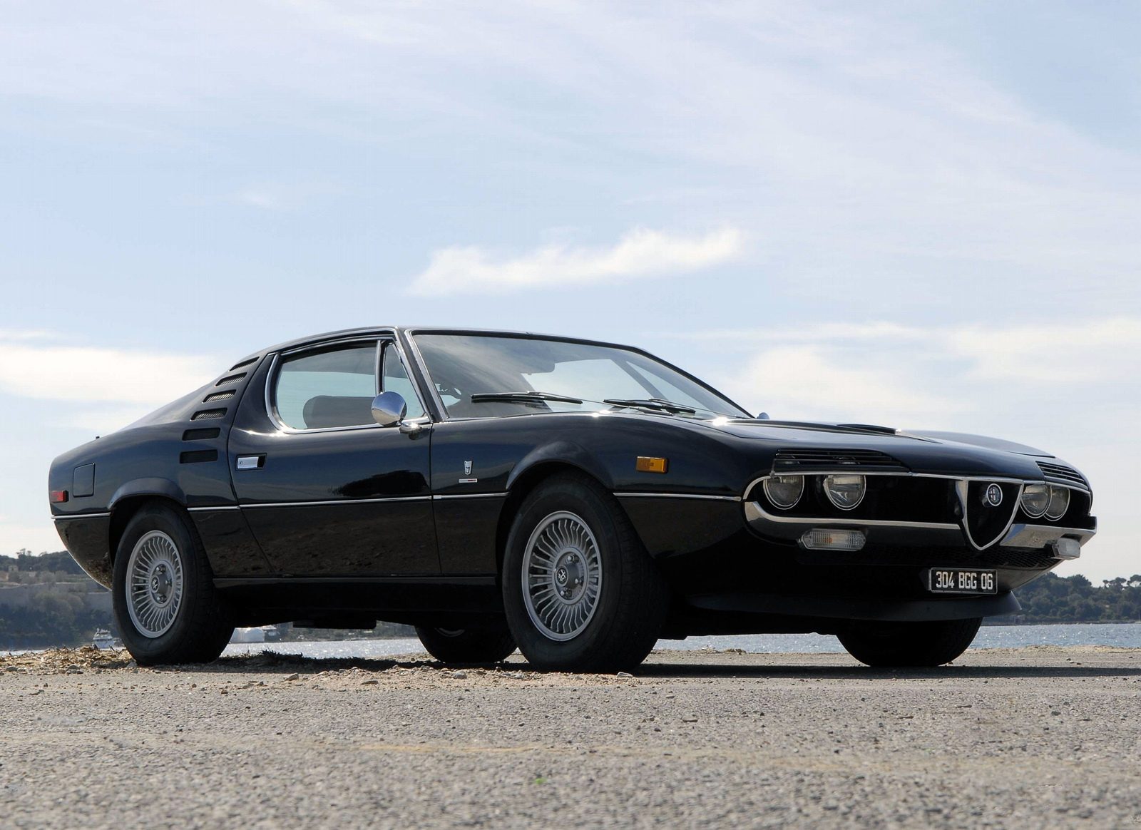 Alfa Romeo Montreal Wallpapers