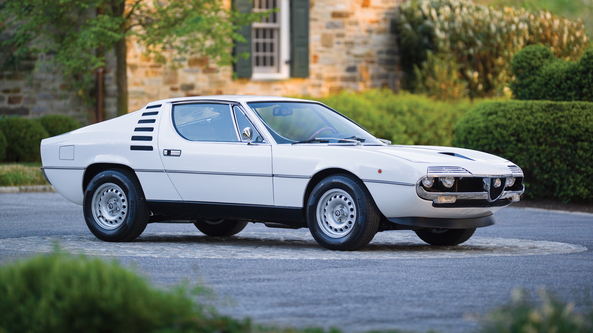 Alfa Romeo Montreal Wallpapers