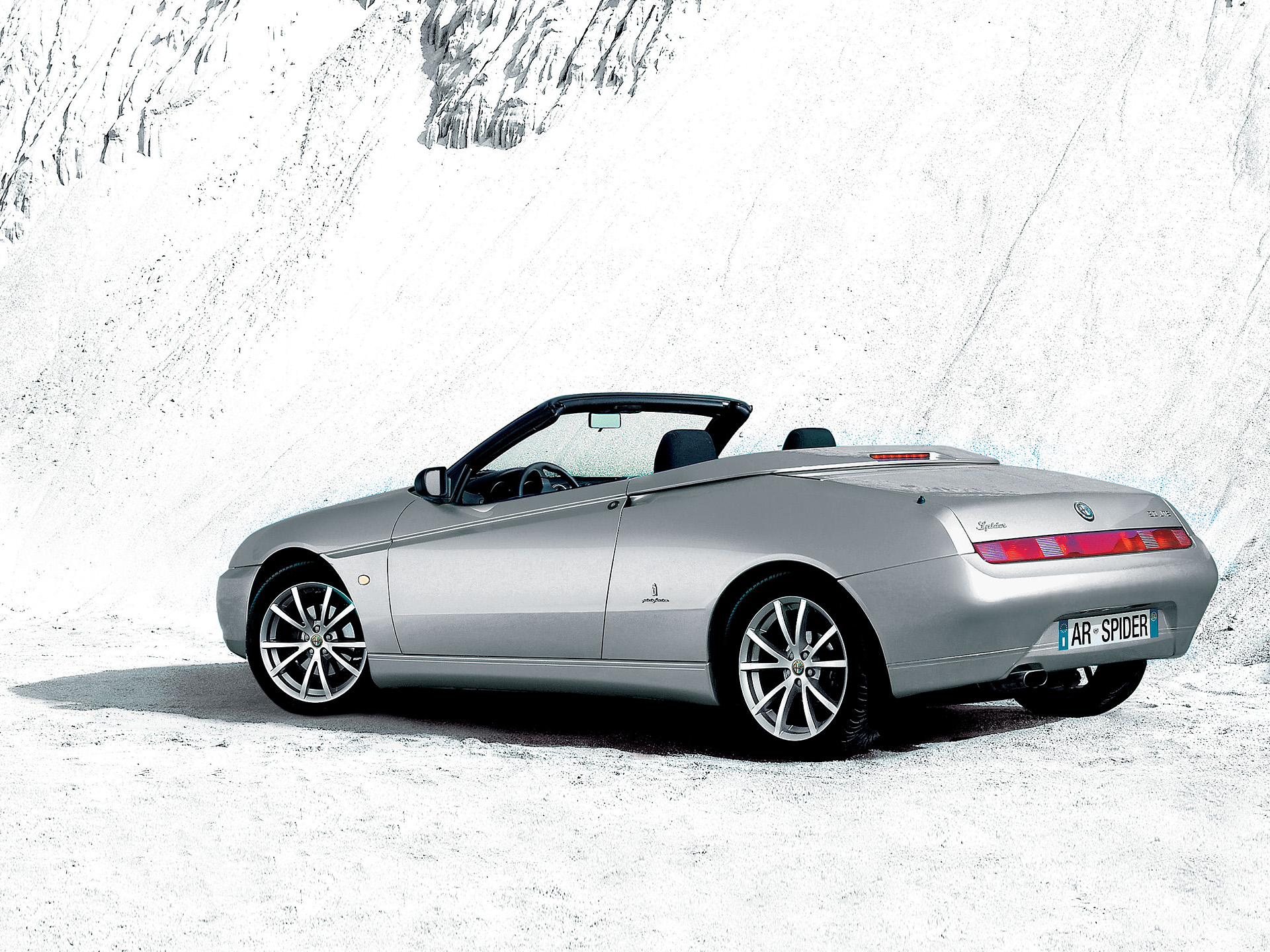 Alfa Romeo Spider Wallpapers