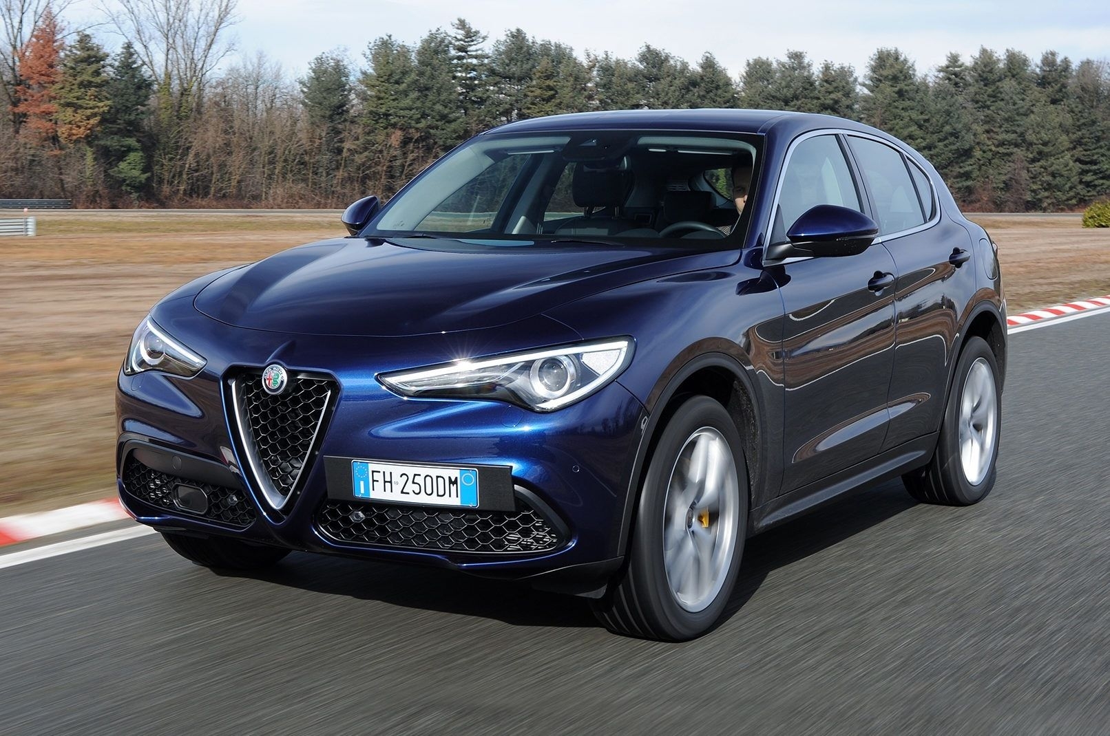 Alfa Romeo Stelvio Quadrifoglio Wallpapers