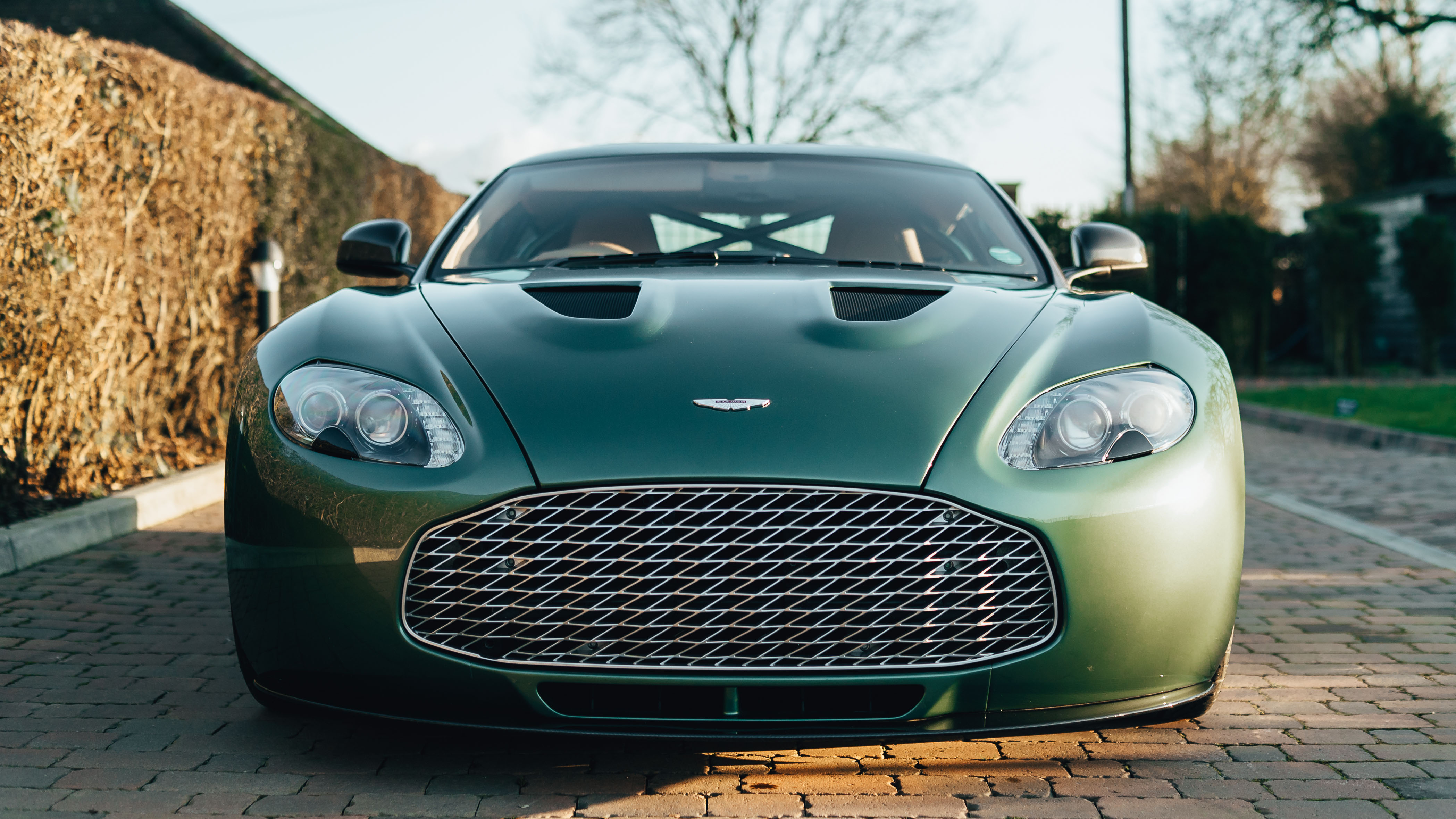 Aston Martin V12 Zagato Wallpapers