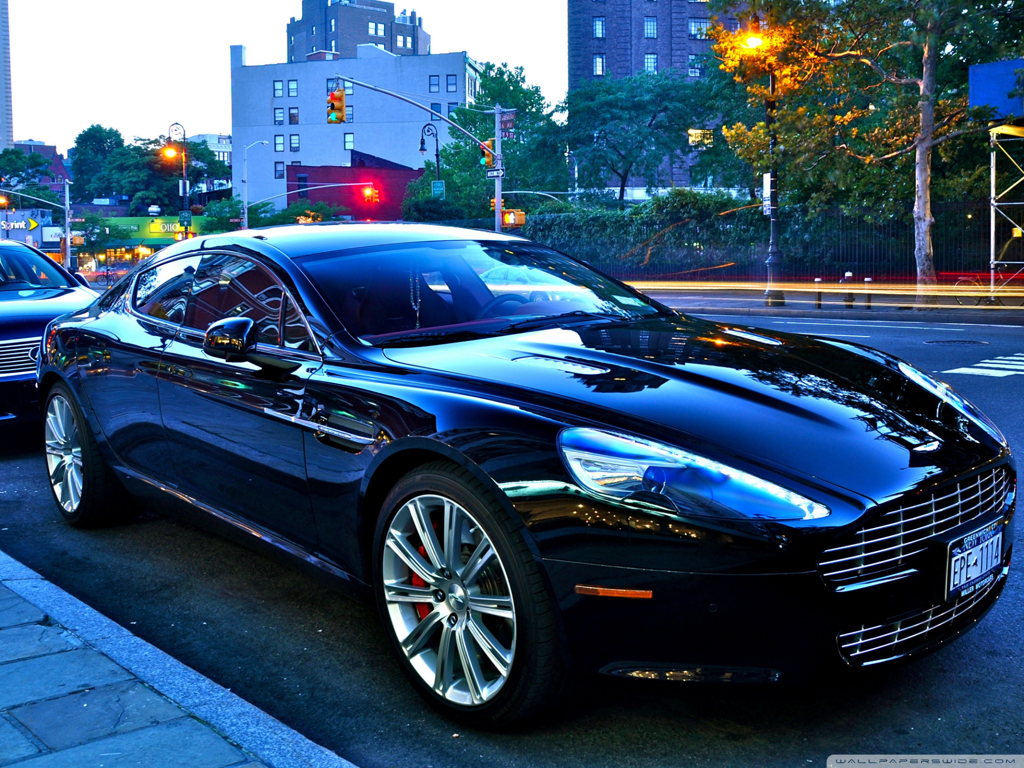 Aston Martin V8 Wallpapers