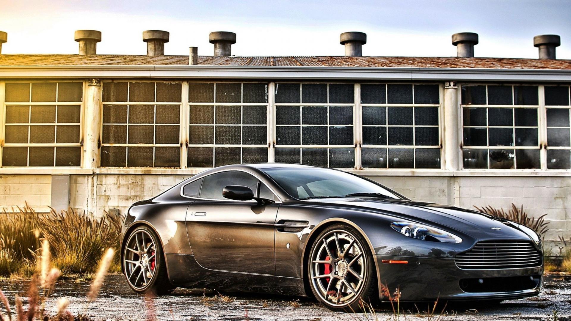 Aston Martin V8 Vantage Wallpapers