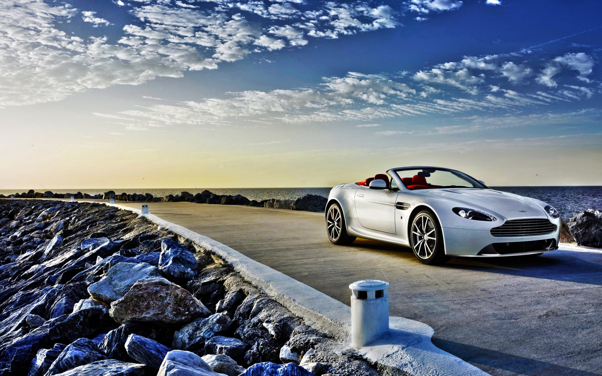 Aston Martin V8 Vantage Wallpapers