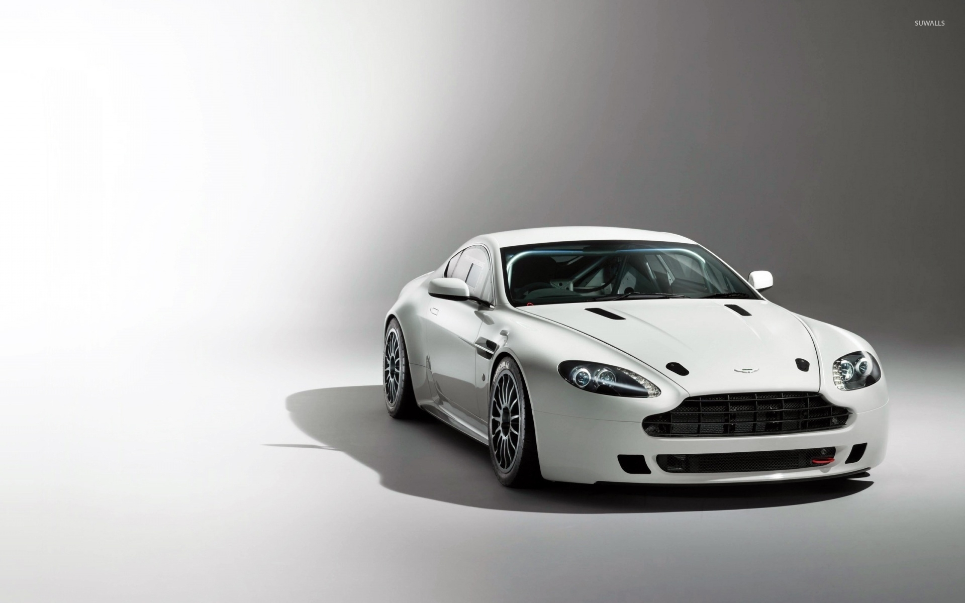 Aston Martin V8 Vantage Wallpapers