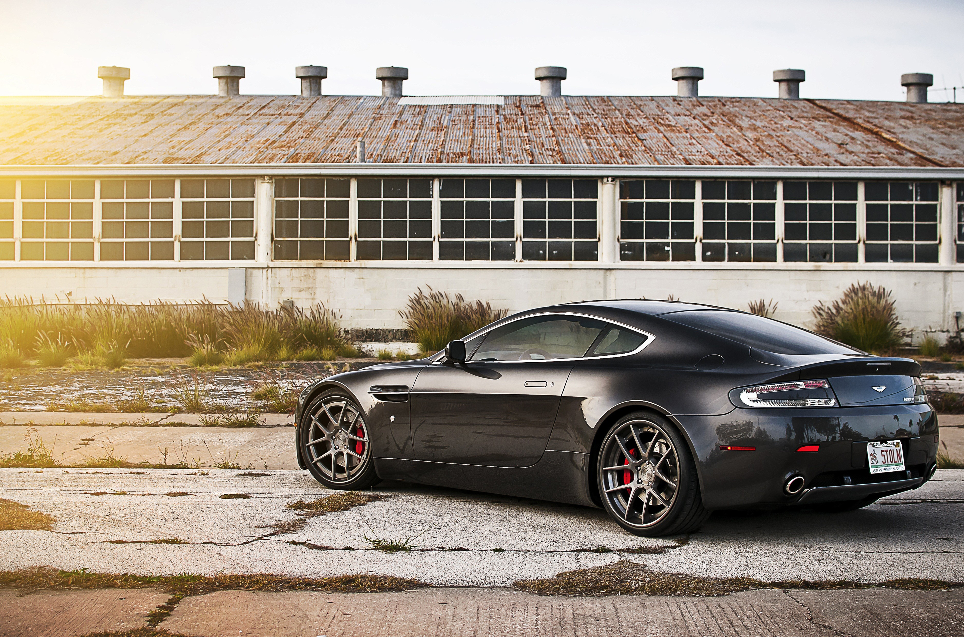 Aston Martin V8 Vantage Wallpapers