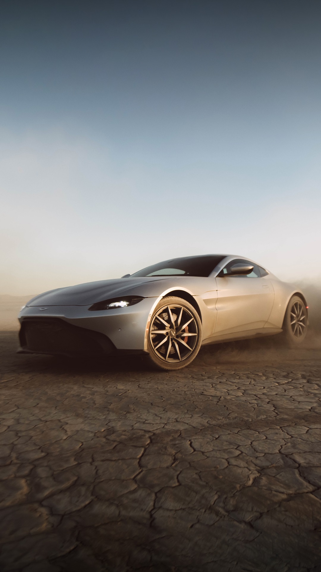 Aston Martin V8 Vantage Wallpapers