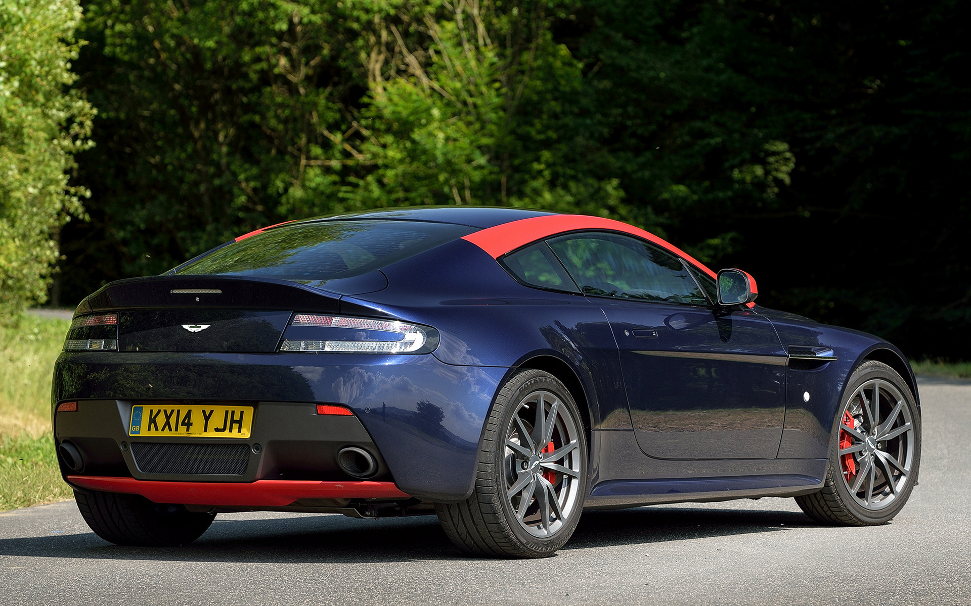 Aston Martin V8 Vantage N430 Wallpapers