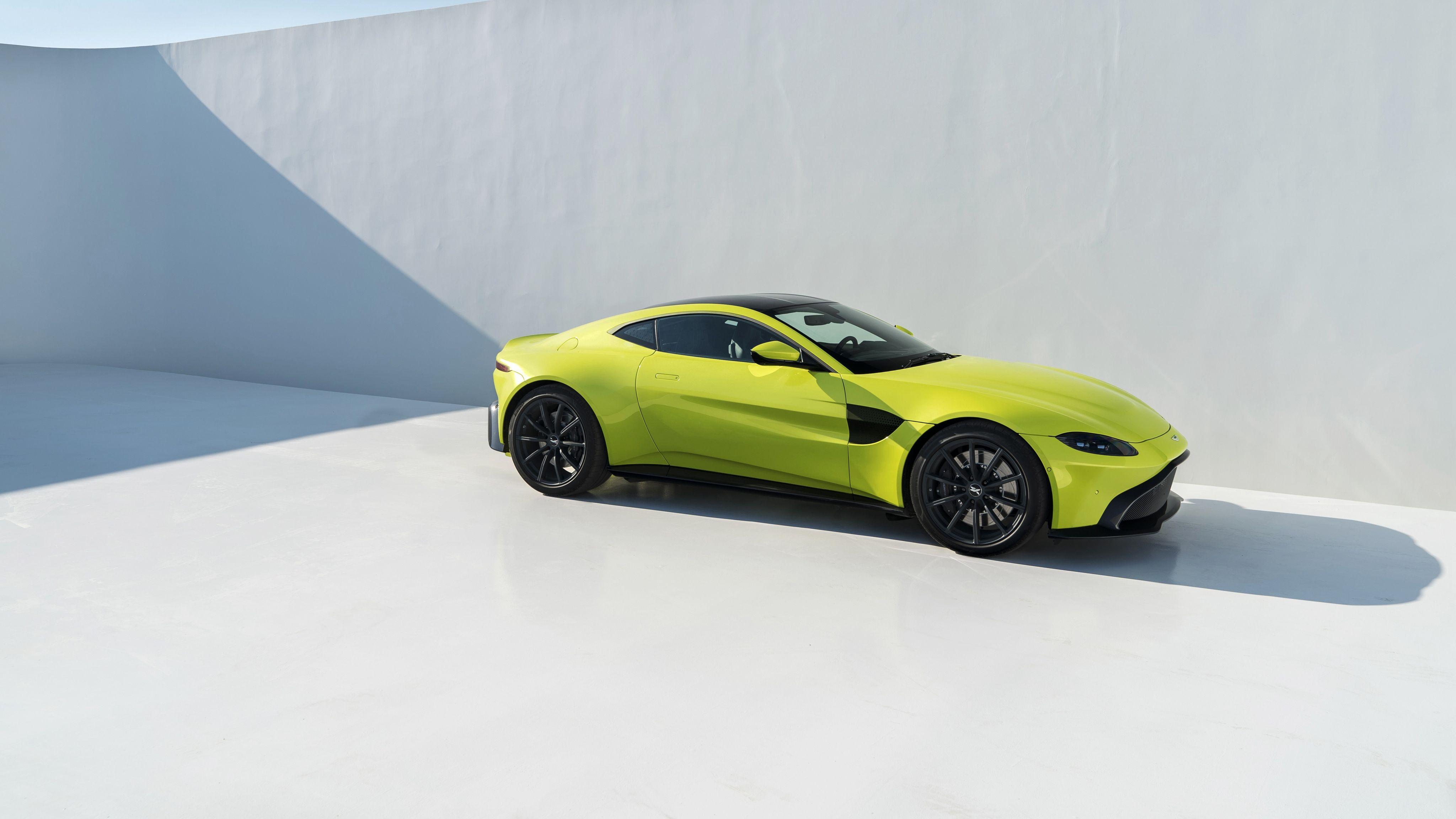 Aston Martin Vanquish 2018 Wallpapers