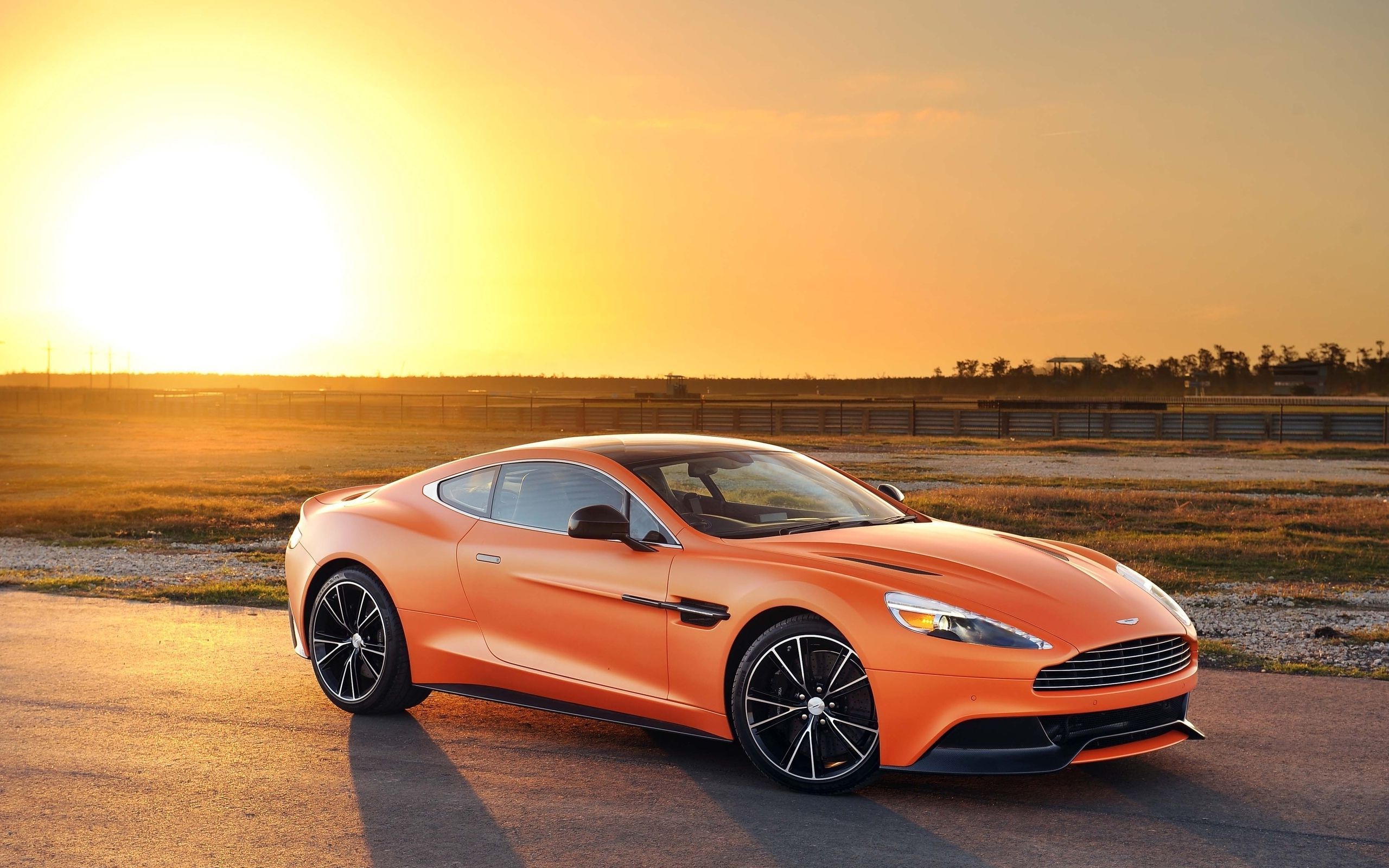 Aston Martin Vanquish 2018 Wallpapers