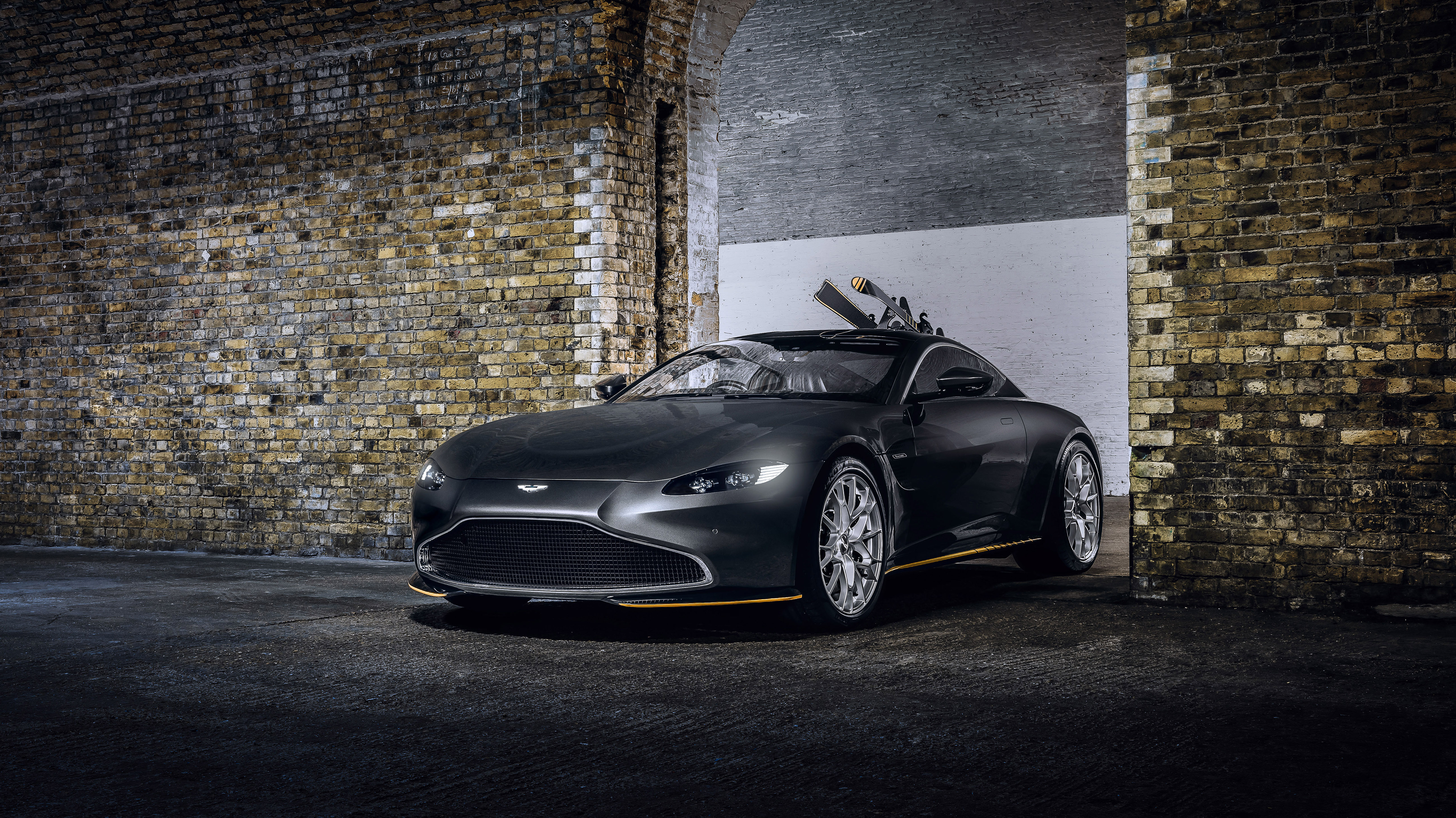 Aston Martin Vanquish Q Wallpapers