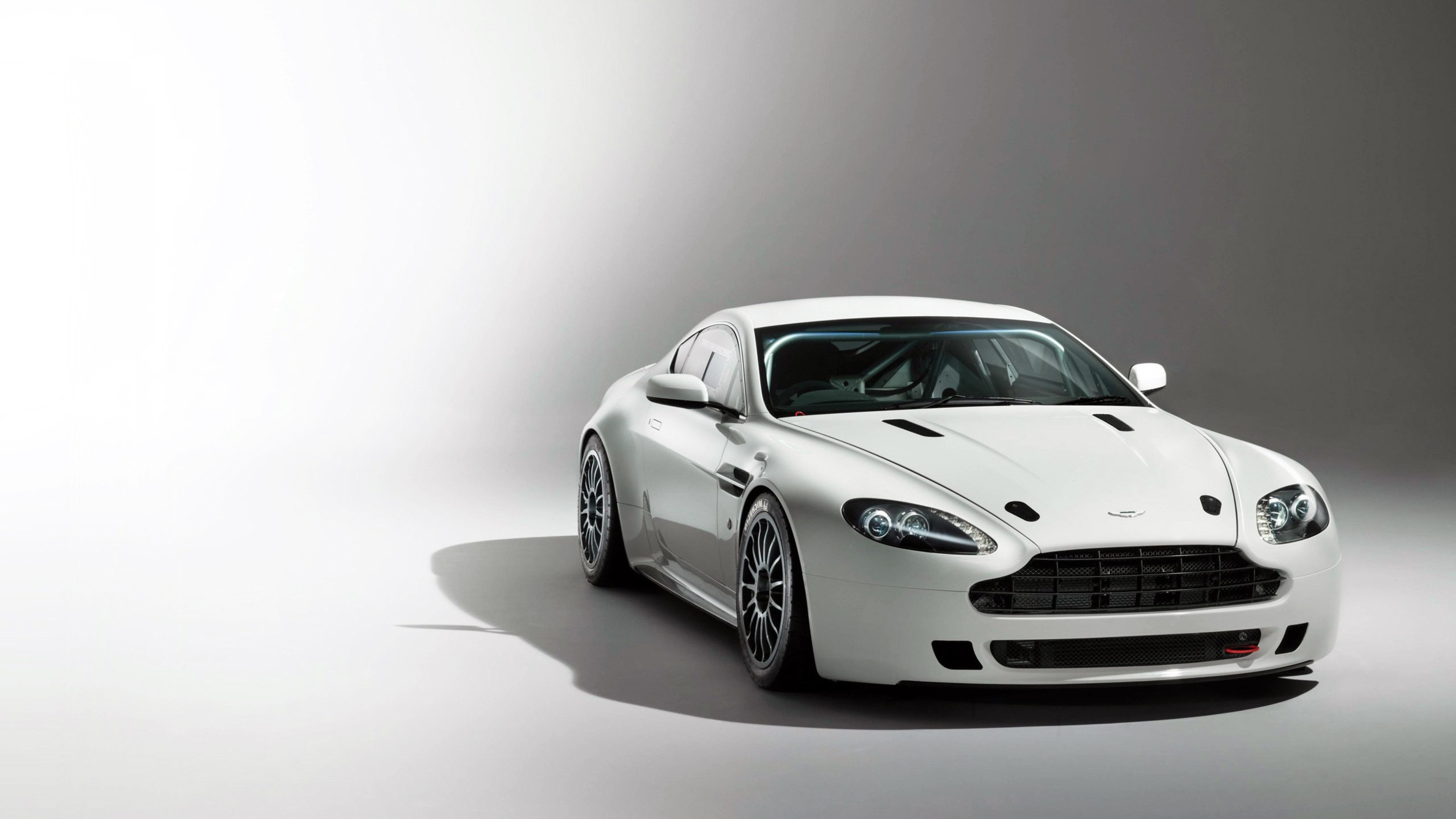 Aston Martin Vantage Gt4 Wallpapers