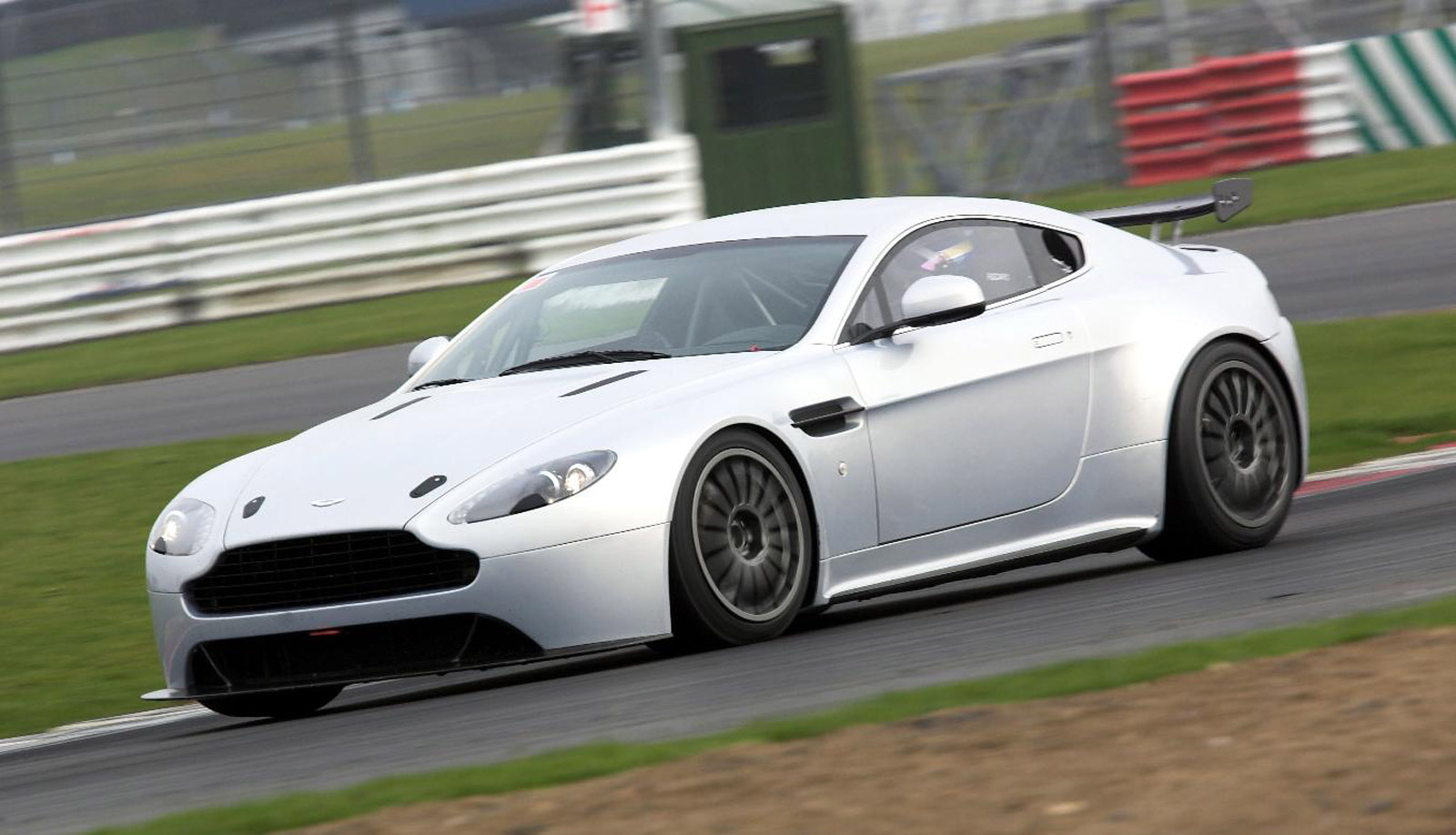 Aston Martin Vantage Gt4 Wallpapers