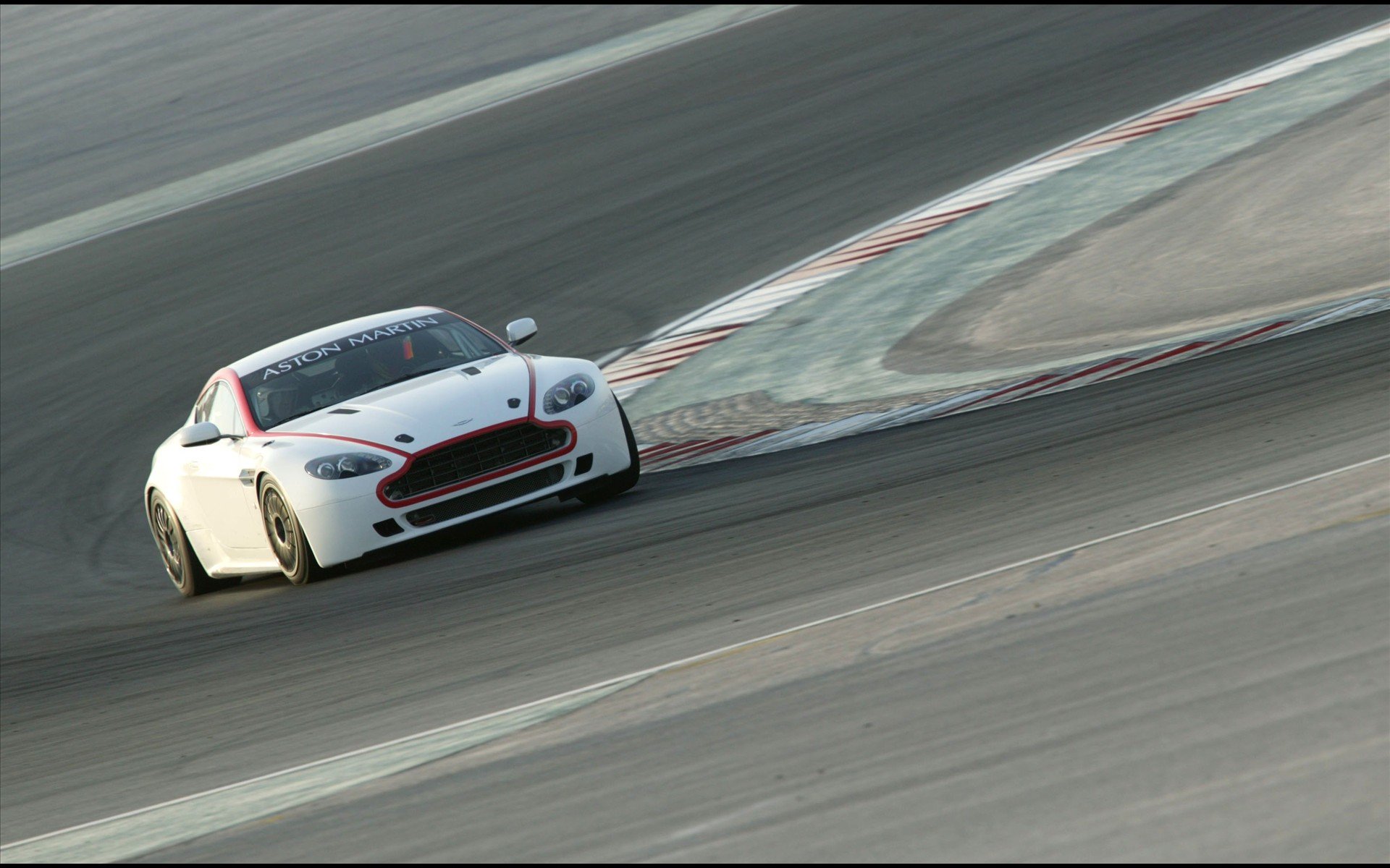 Aston Martin Vantage Gt4 Wallpapers