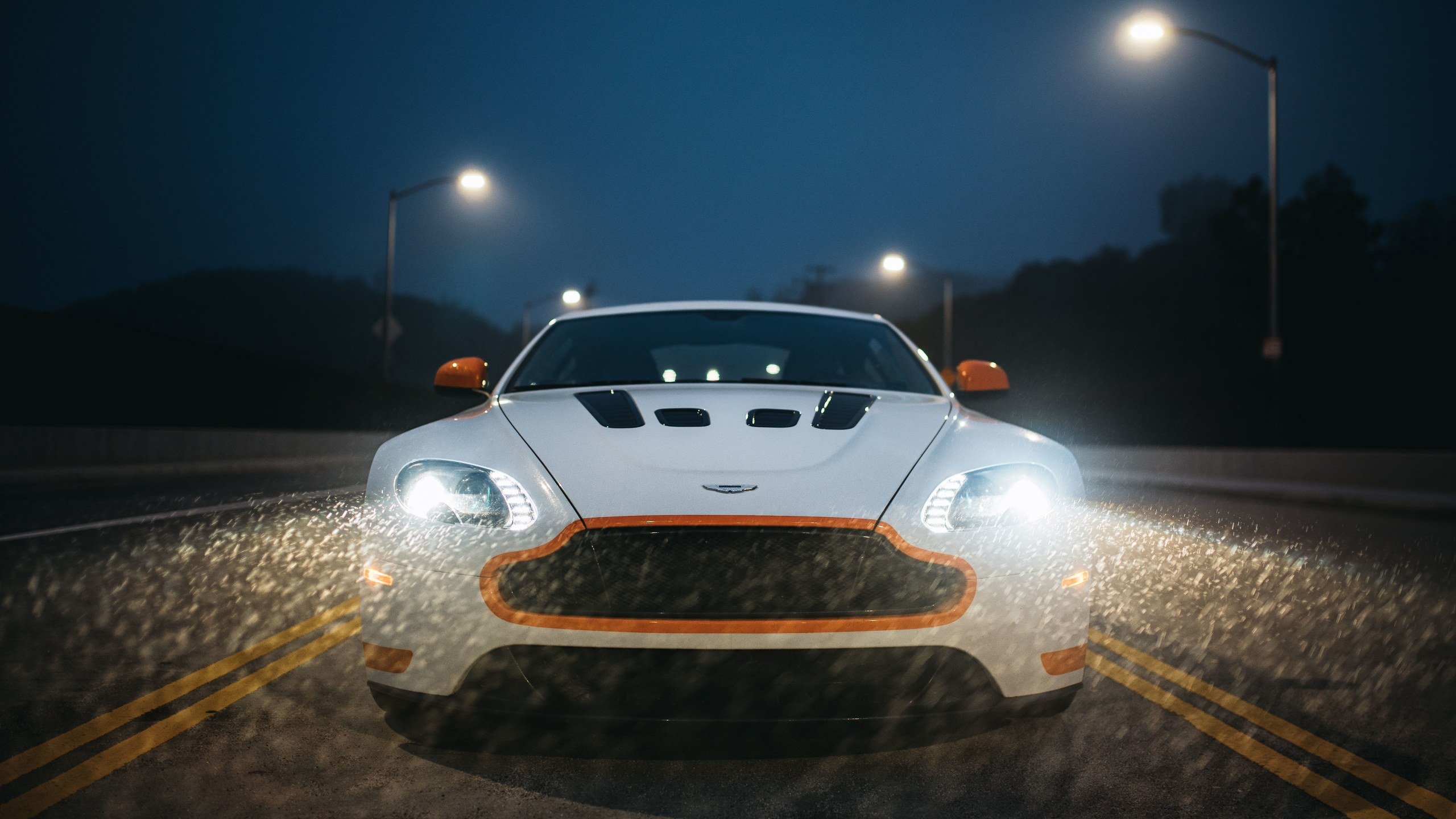 Aston Martin Vantage Gt8 Wallpapers