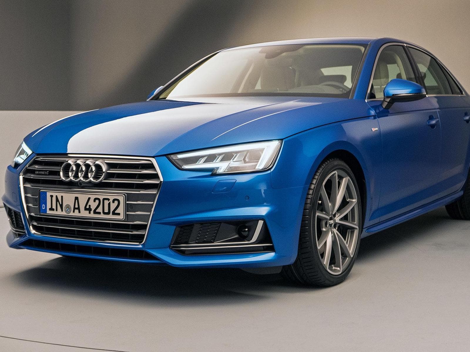 Audi A4 2019 Wallpapers