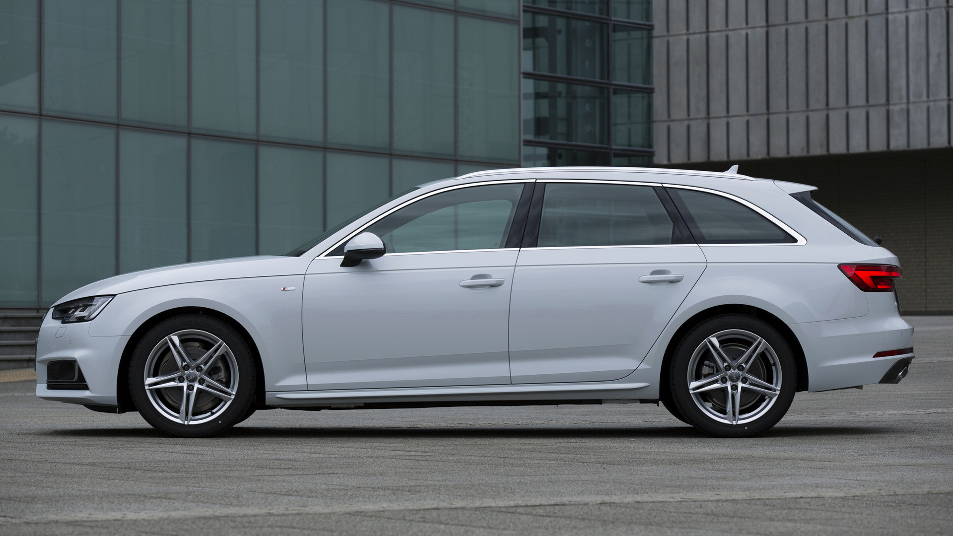 Audi A4 Avant S Line Wallpapers