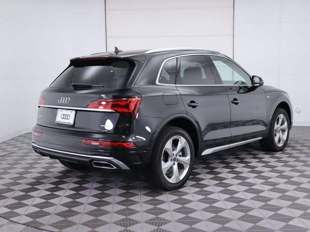 Audi Q5 45 Tfsi Black Edition Wallpapers