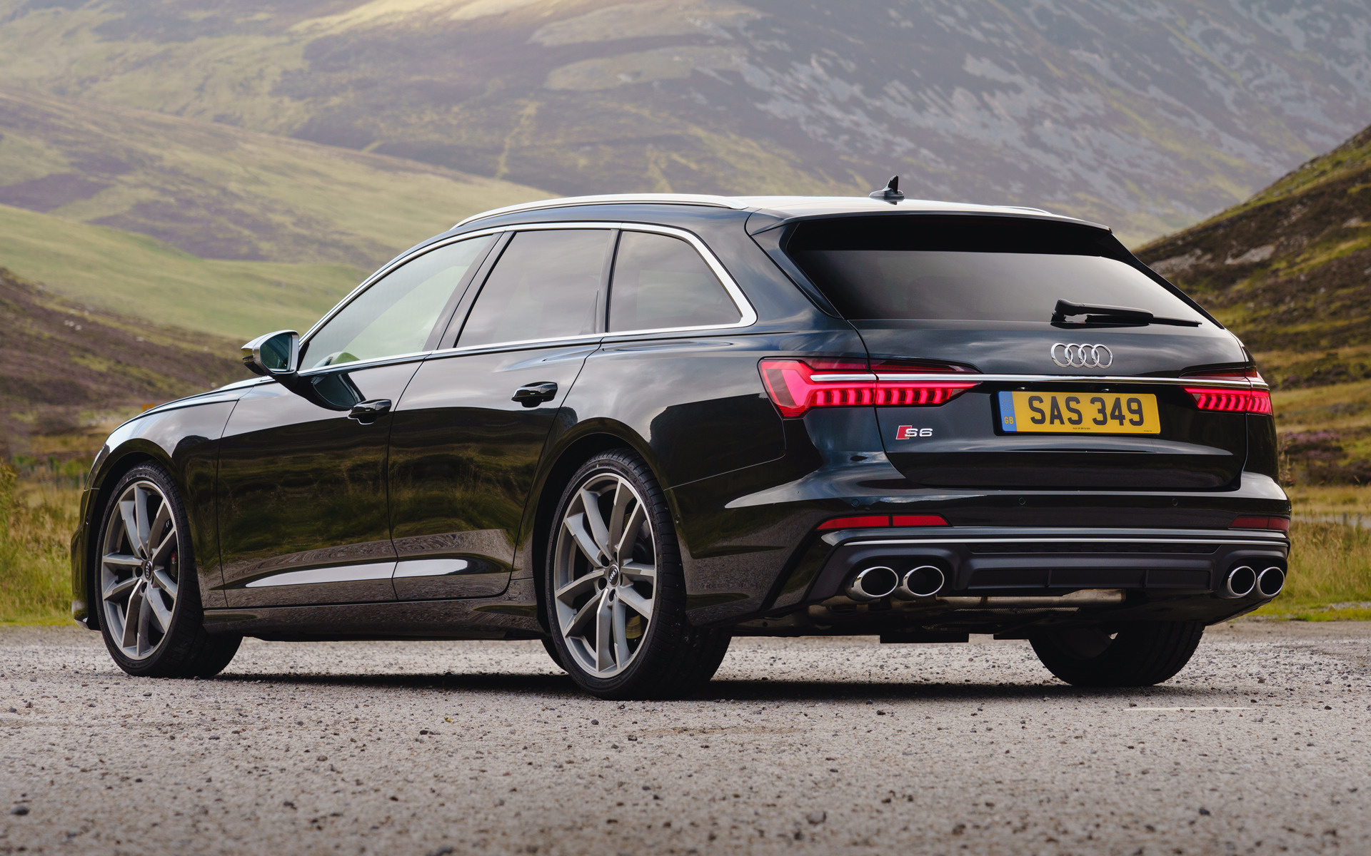 Audi S6 Avant Wallpapers