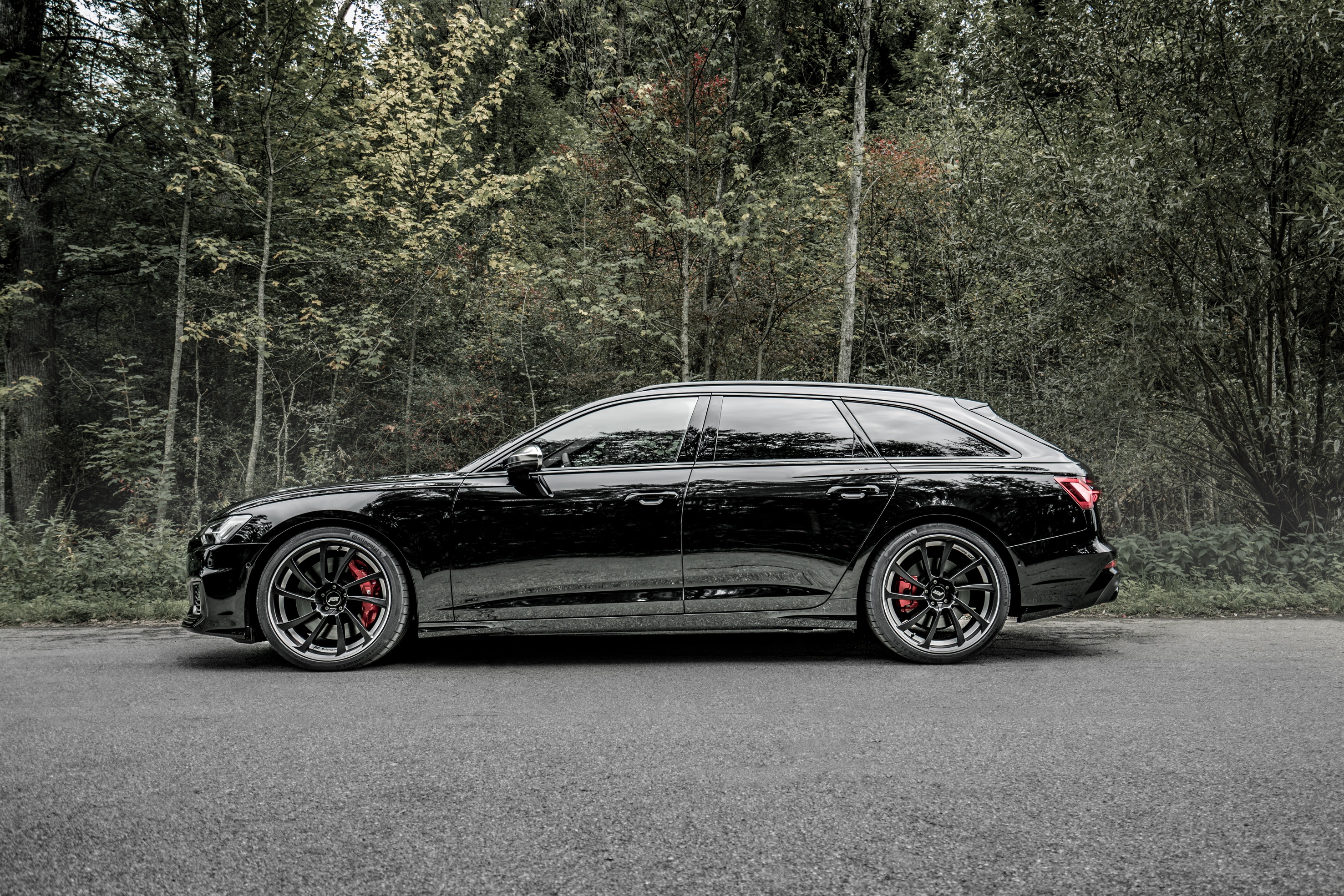 Audi S6 Avant Wallpapers