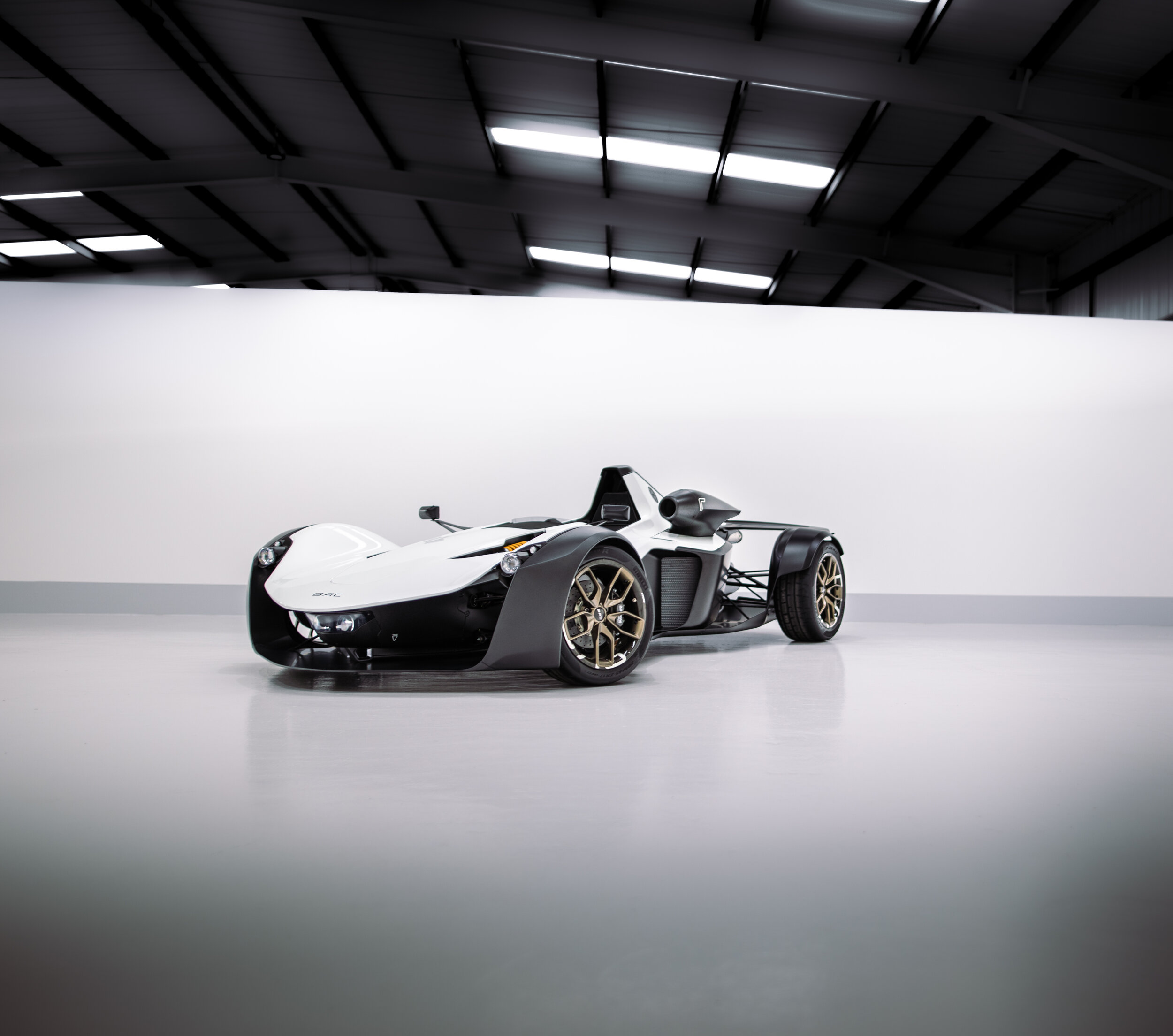 Bac Mono R Wallpapers