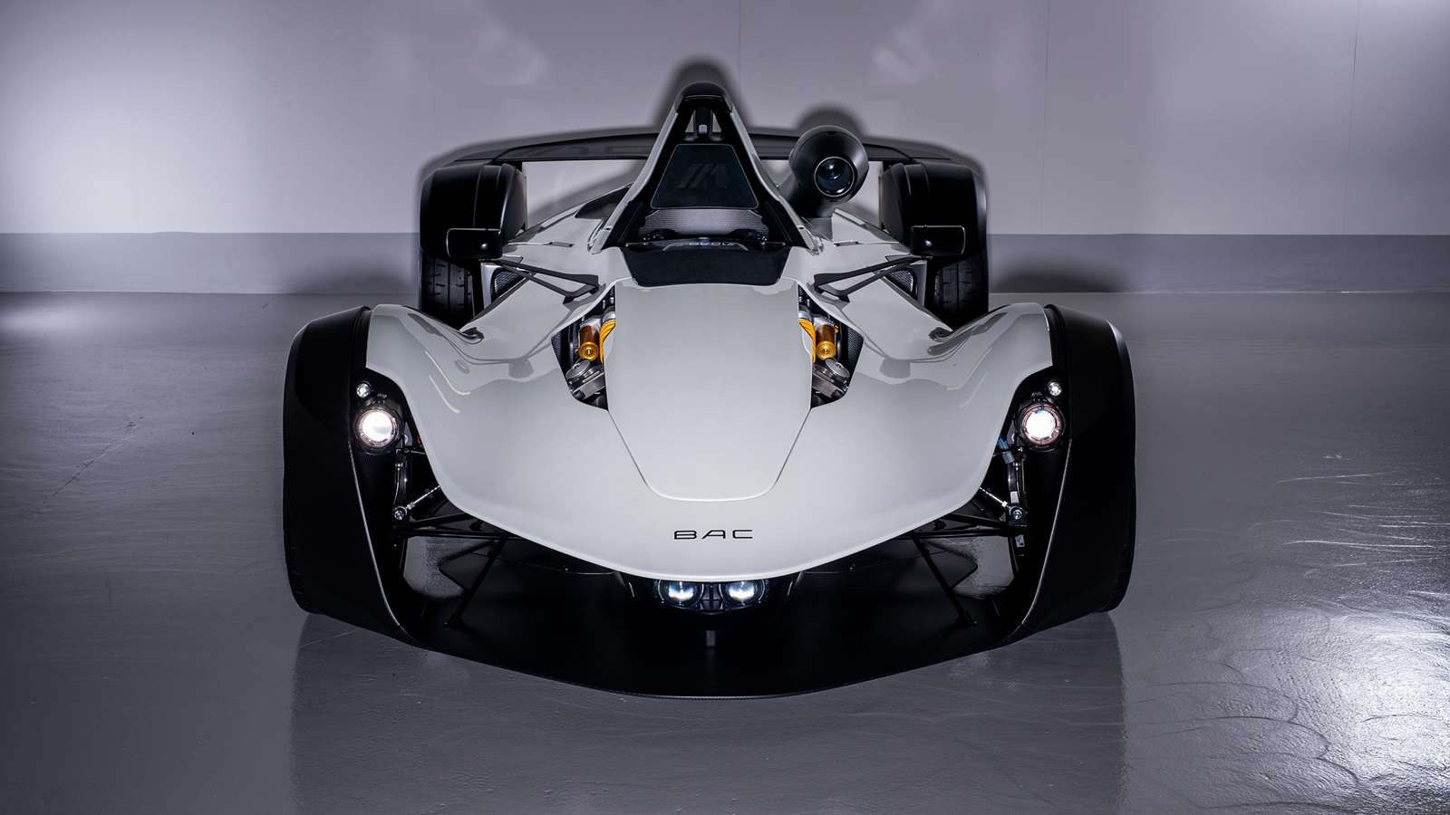 Bac Mono R Wallpapers