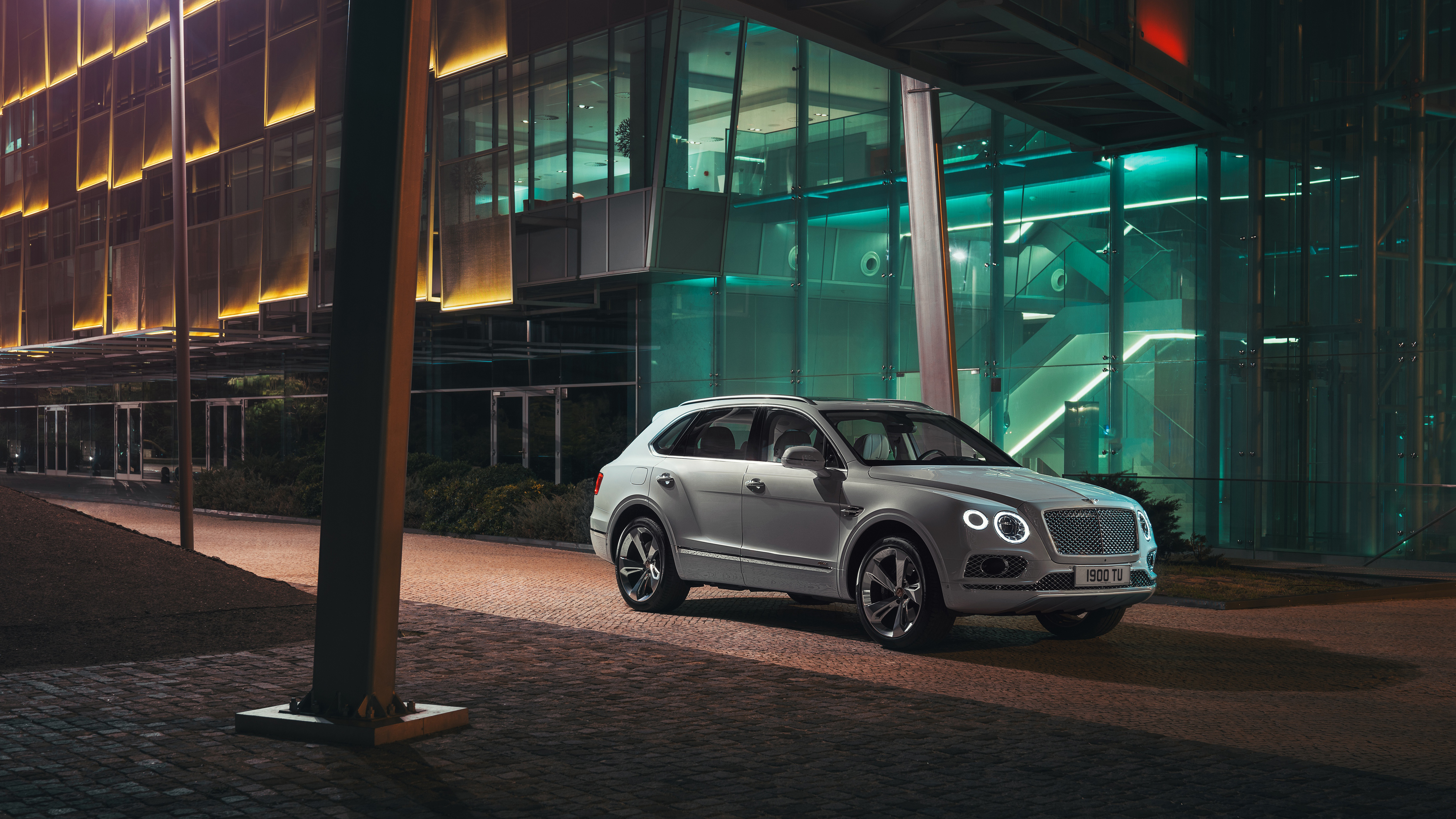 Bentley Bentayga Hybrid Wallpapers