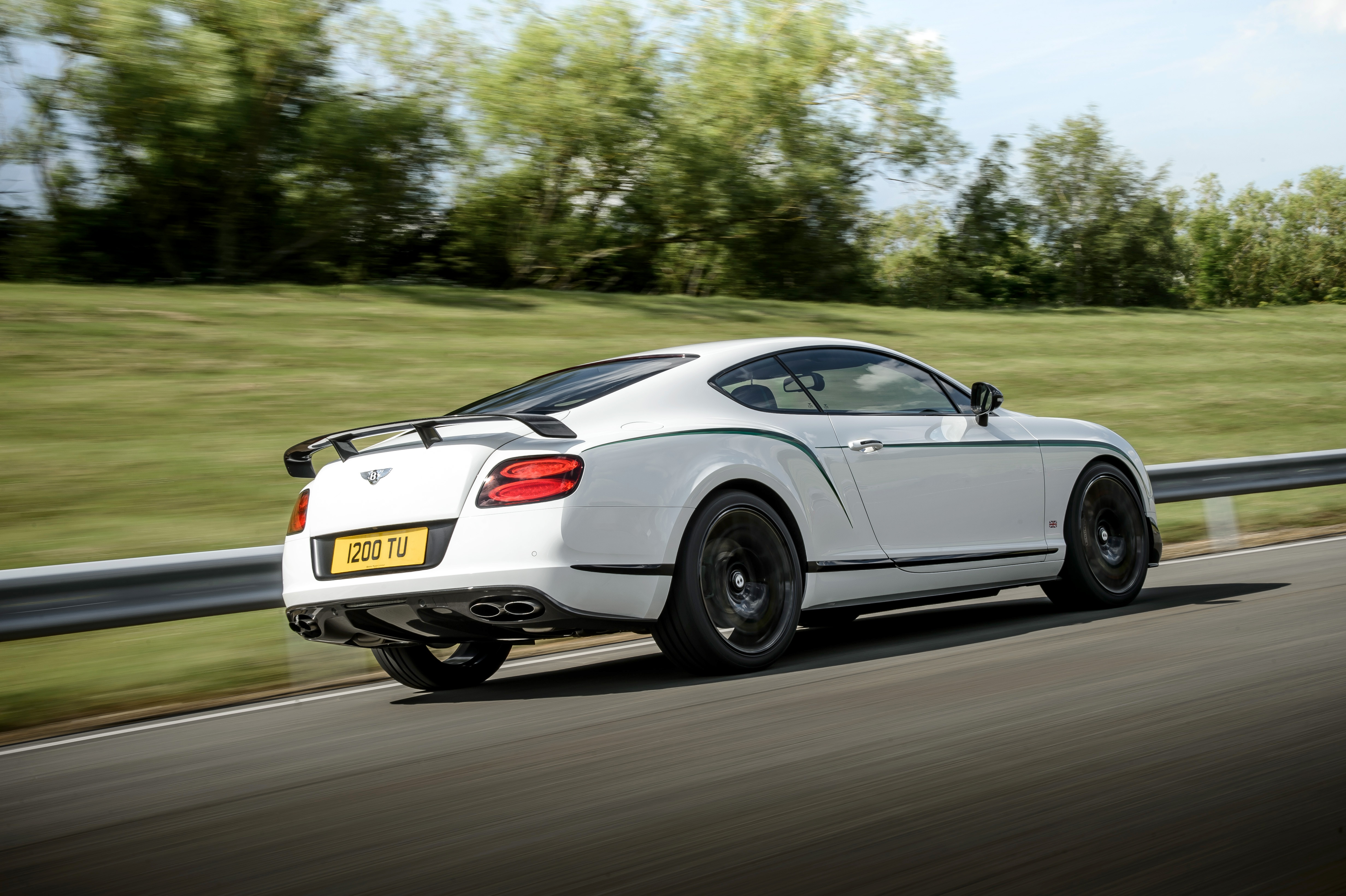 Bentley Continental Gt3-R Wallpapers