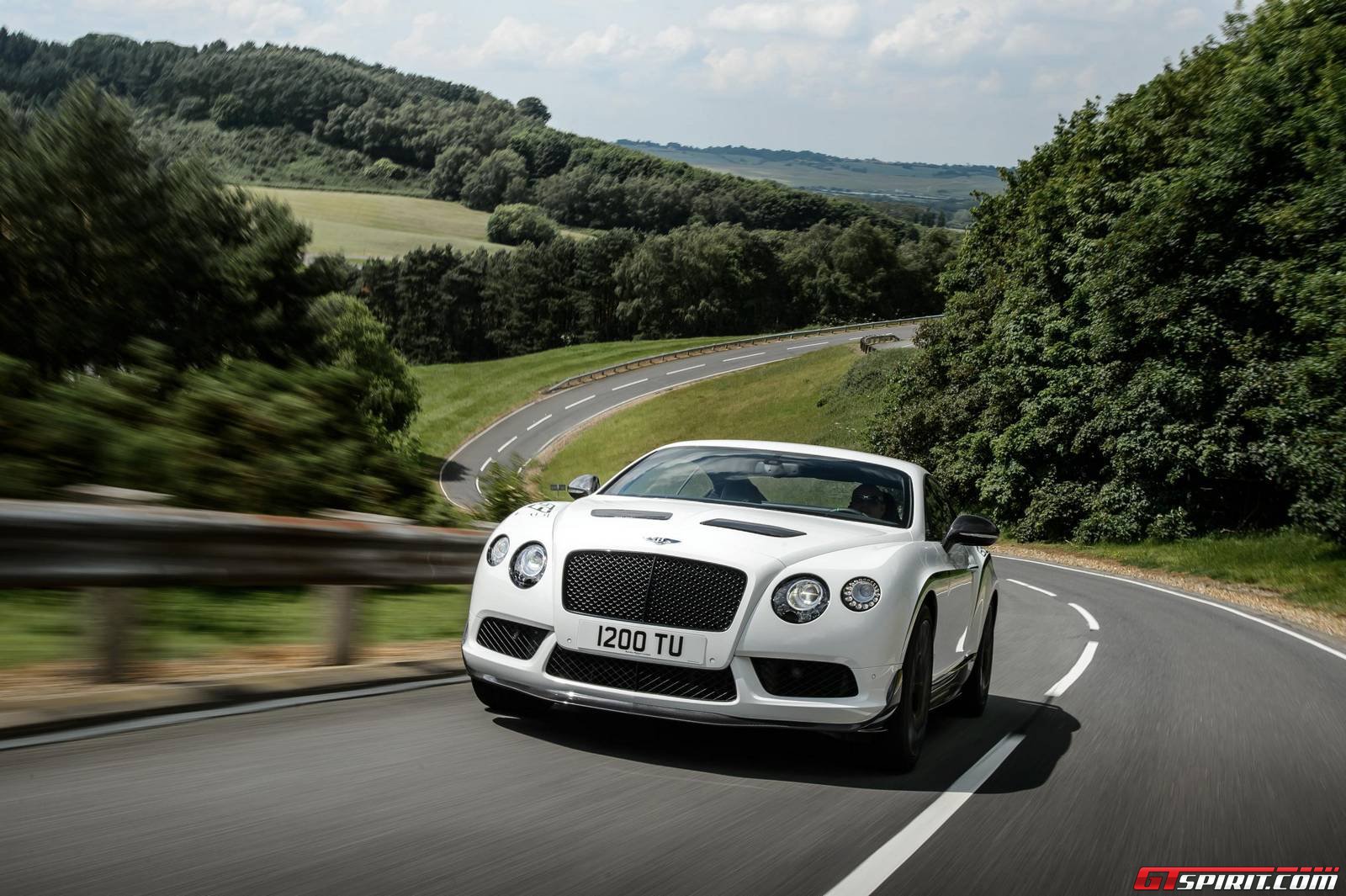 Bentley Continental Gt3-R Wallpapers