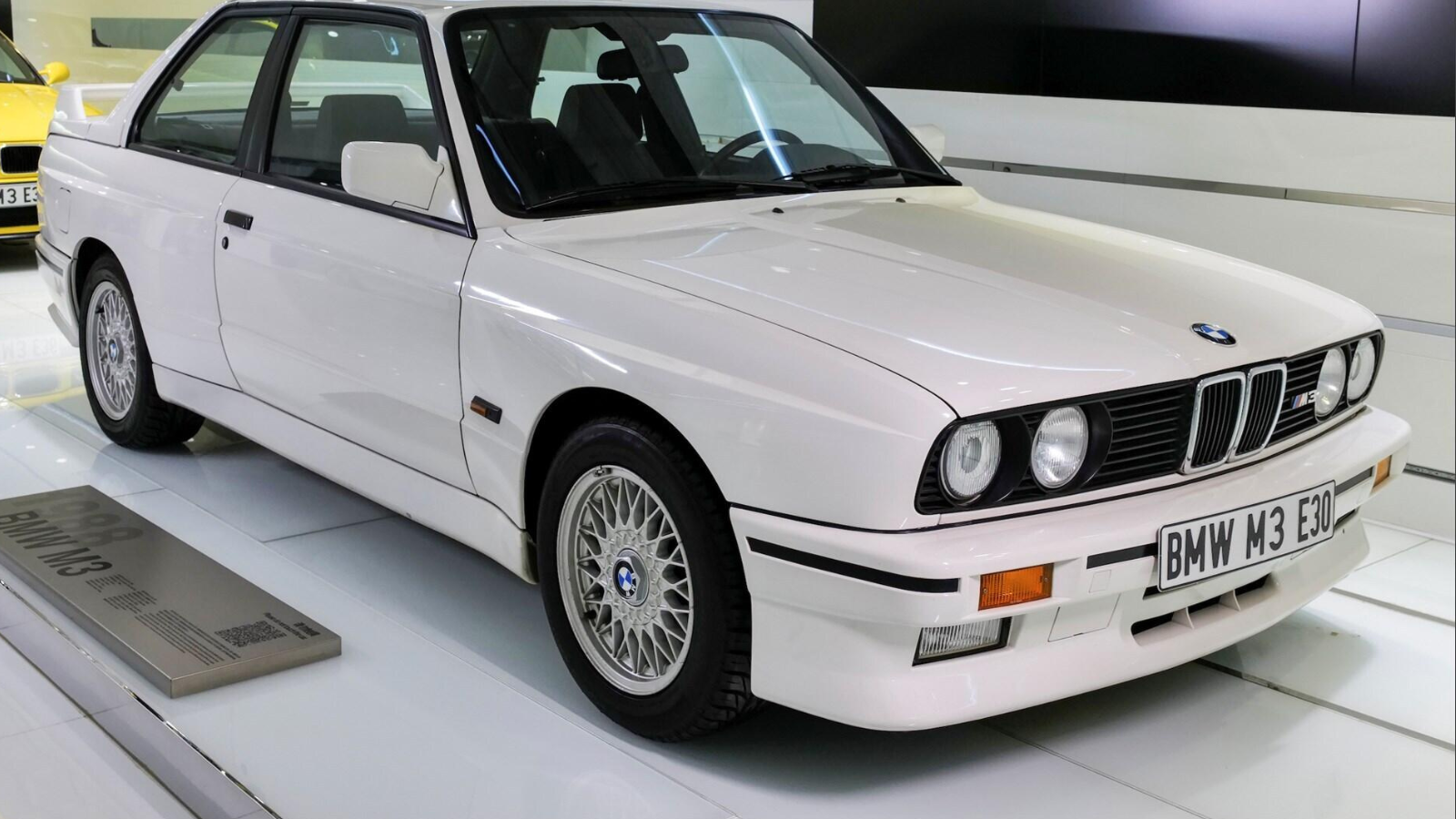 Bmw 319/1 Wallpapers