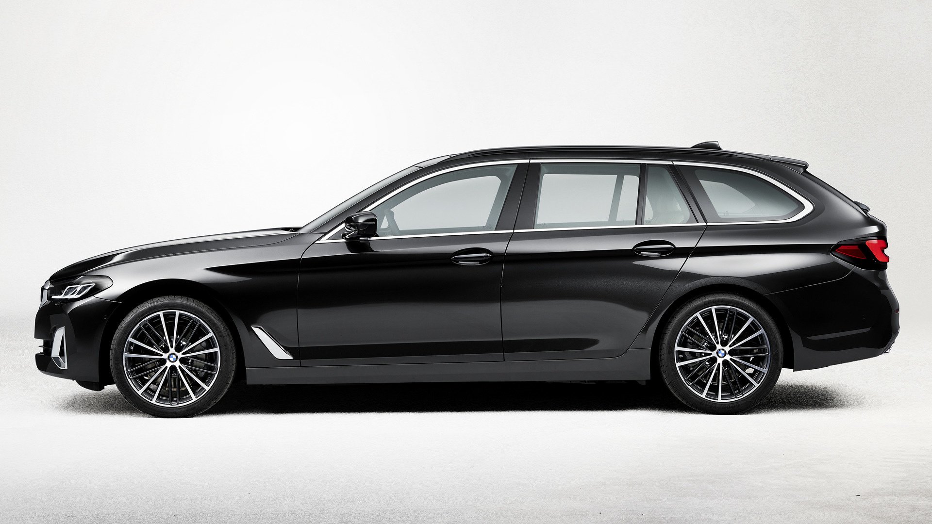 Bmw 530I Touring M Performance Wallpapers