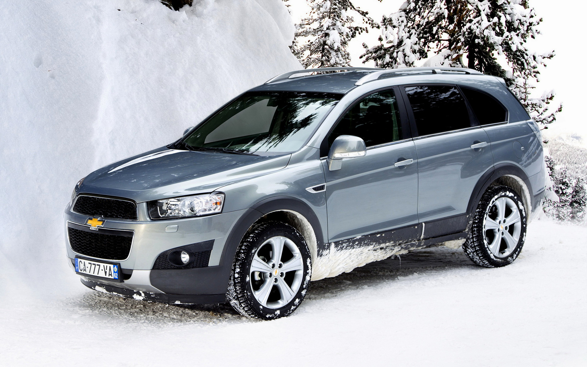 Chevrolet Captiva Wallpapers