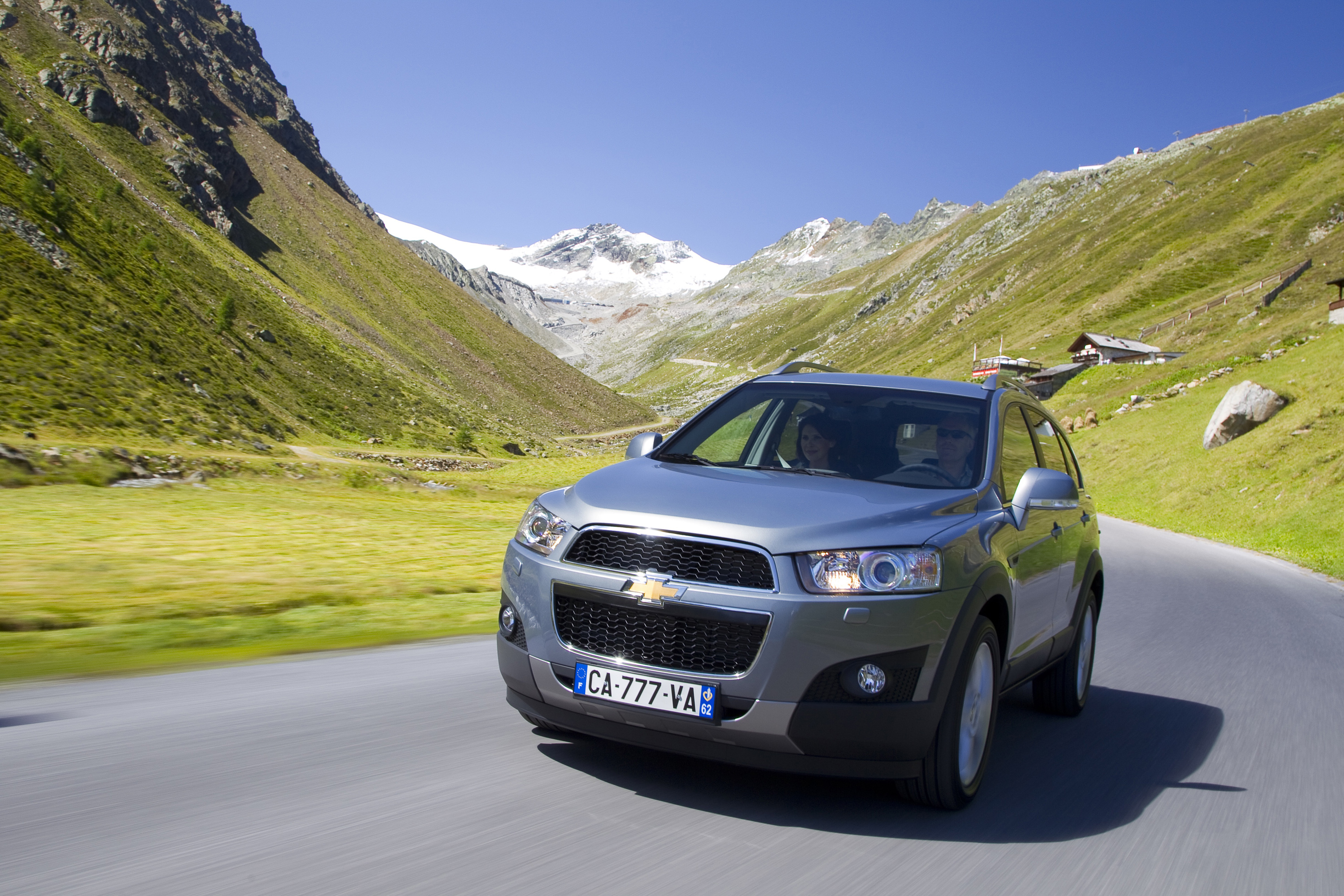 Chevrolet Captiva Wallpapers