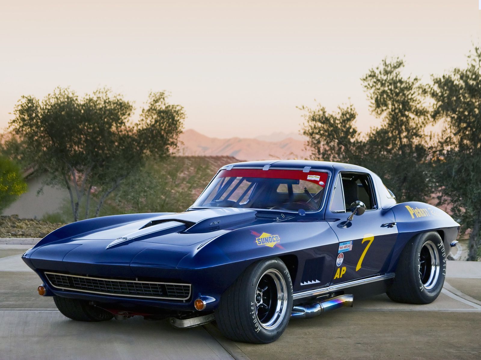 Chevrolet Corvette (C2) Wallpapers