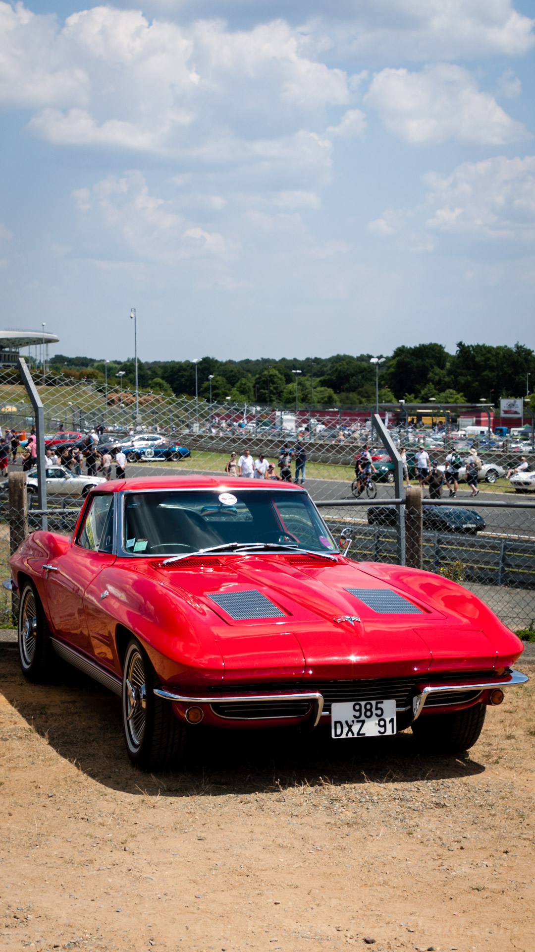 Chevrolet Corvette (C2) Wallpapers