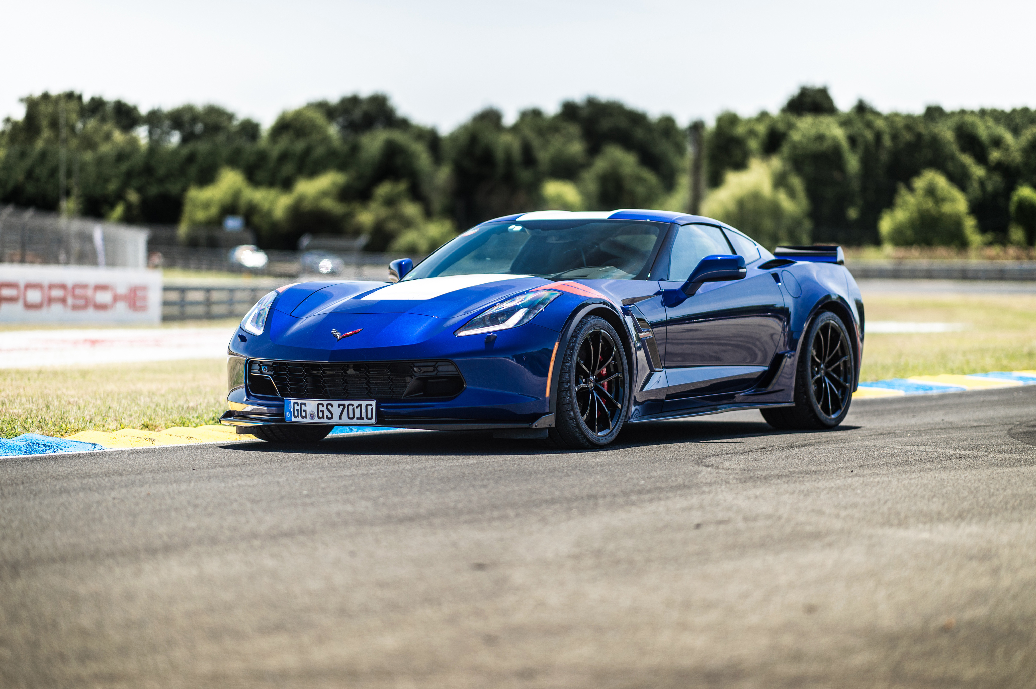 Chevrolet Corvette Grand Sport Wallpapers